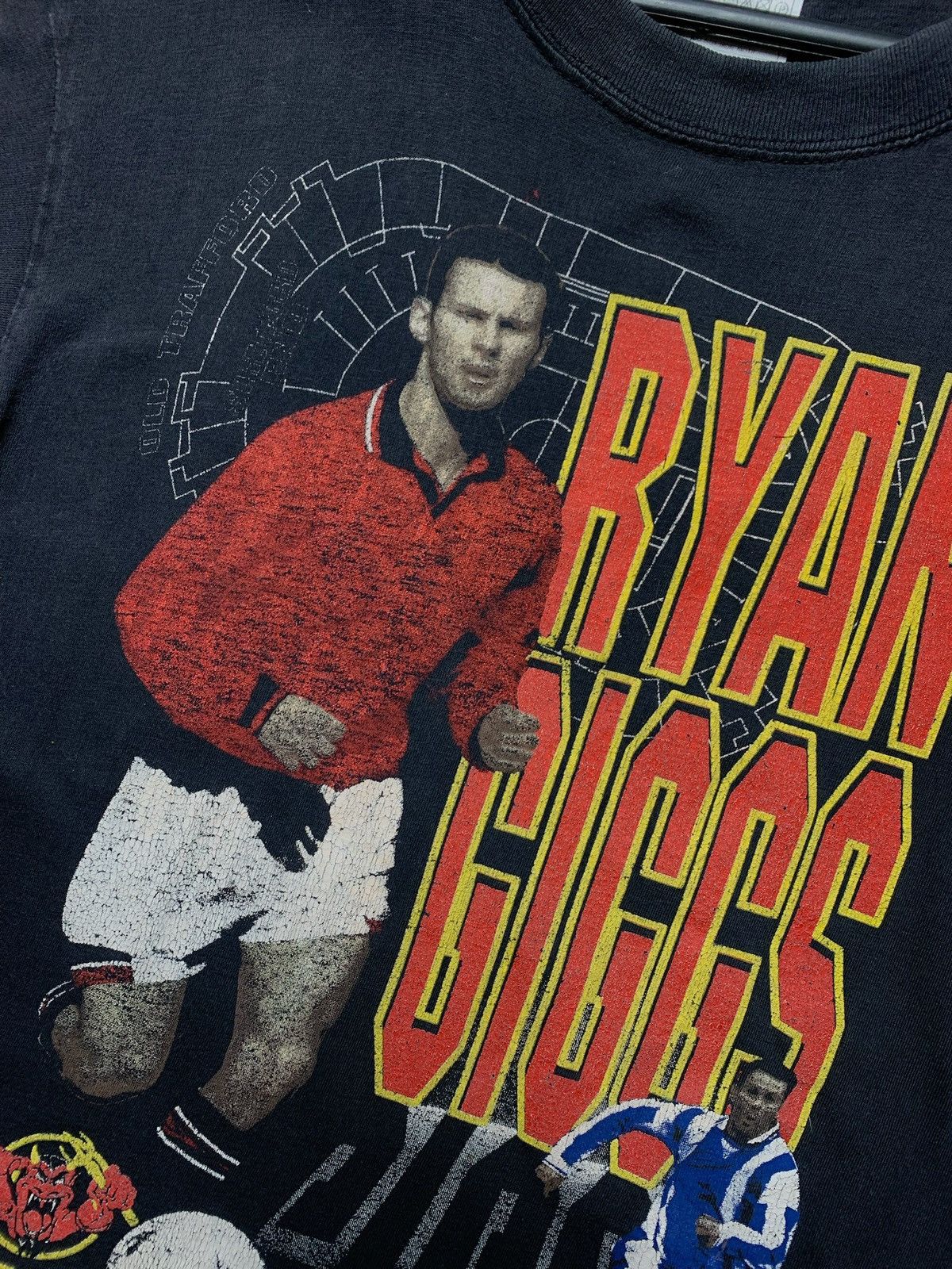Vintage Vintage Manchester United 11 Giggs rare soccer tee Size US M / EU 48-50 / 2 - 4 Thumbnail