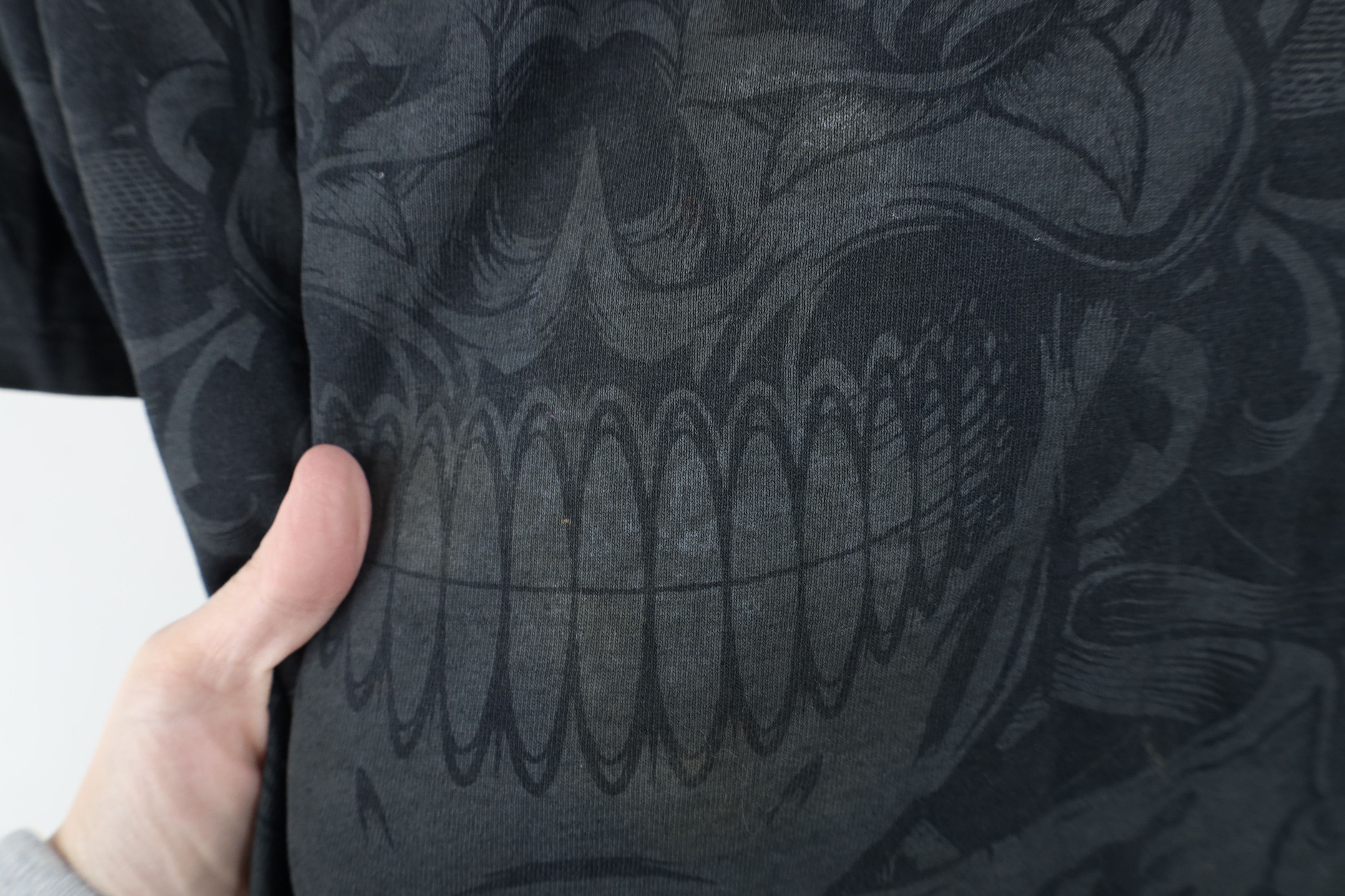 Vintage Vintage Y2K Streetwear Skull All Over Print UFC MMA T-Shirt Size US L / EU 52-54 / 3 - 5 Thumbnail