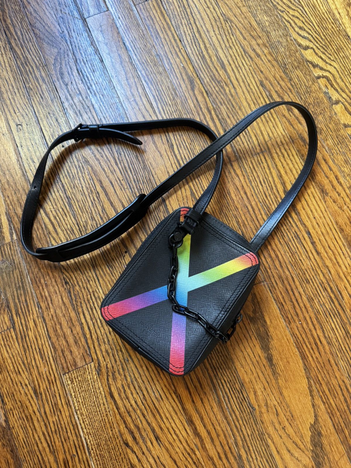 Louis Vuitton Louis Vuittion Messenger Bag Rainbow Taiga Leather Size ONE SIZE - 2 Thumbnail