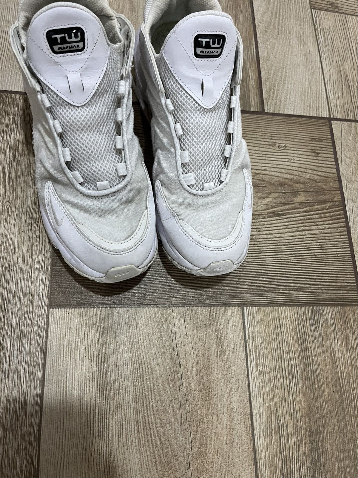 Nike Nike Air Max TW Shoes - White, Used Size US 8 / EU 41 - 9 Thumbnail