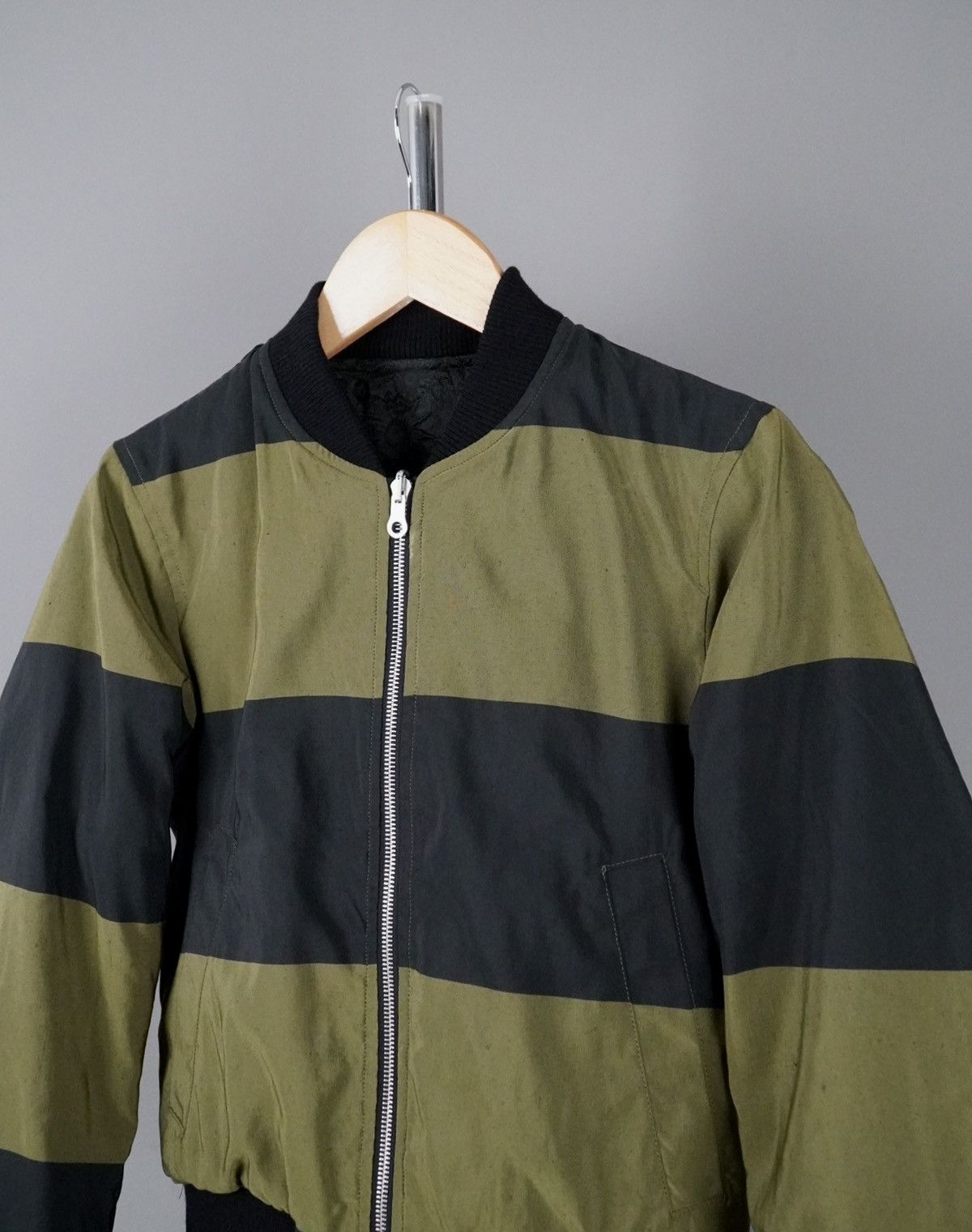 Dries Van Noten Dries Van Noten - Reversible Jacquard Floral Pattern Bomber Size US XS / EU 42 / 0 - 12 Thumbnail