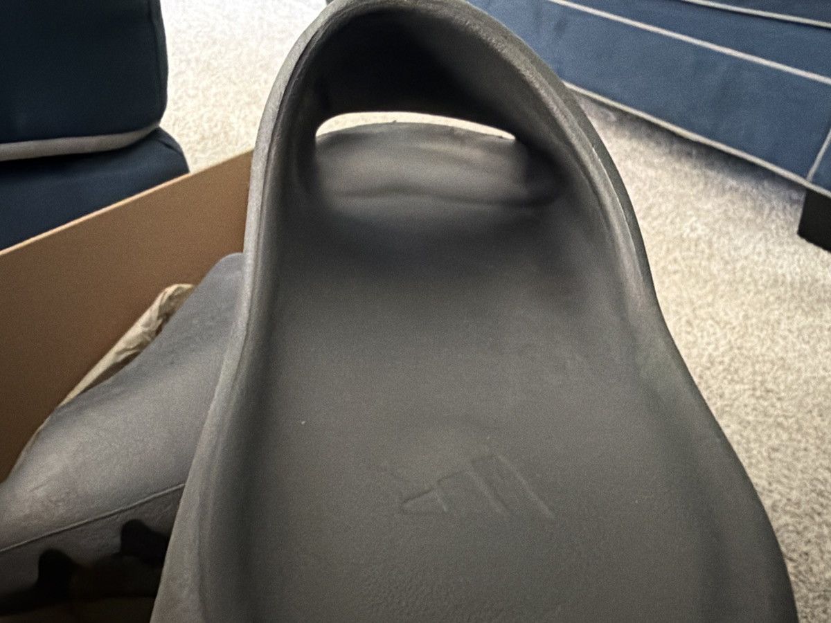 Yeezy last onyx drop Size US 10 / EU 43 - 8 Thumbnail