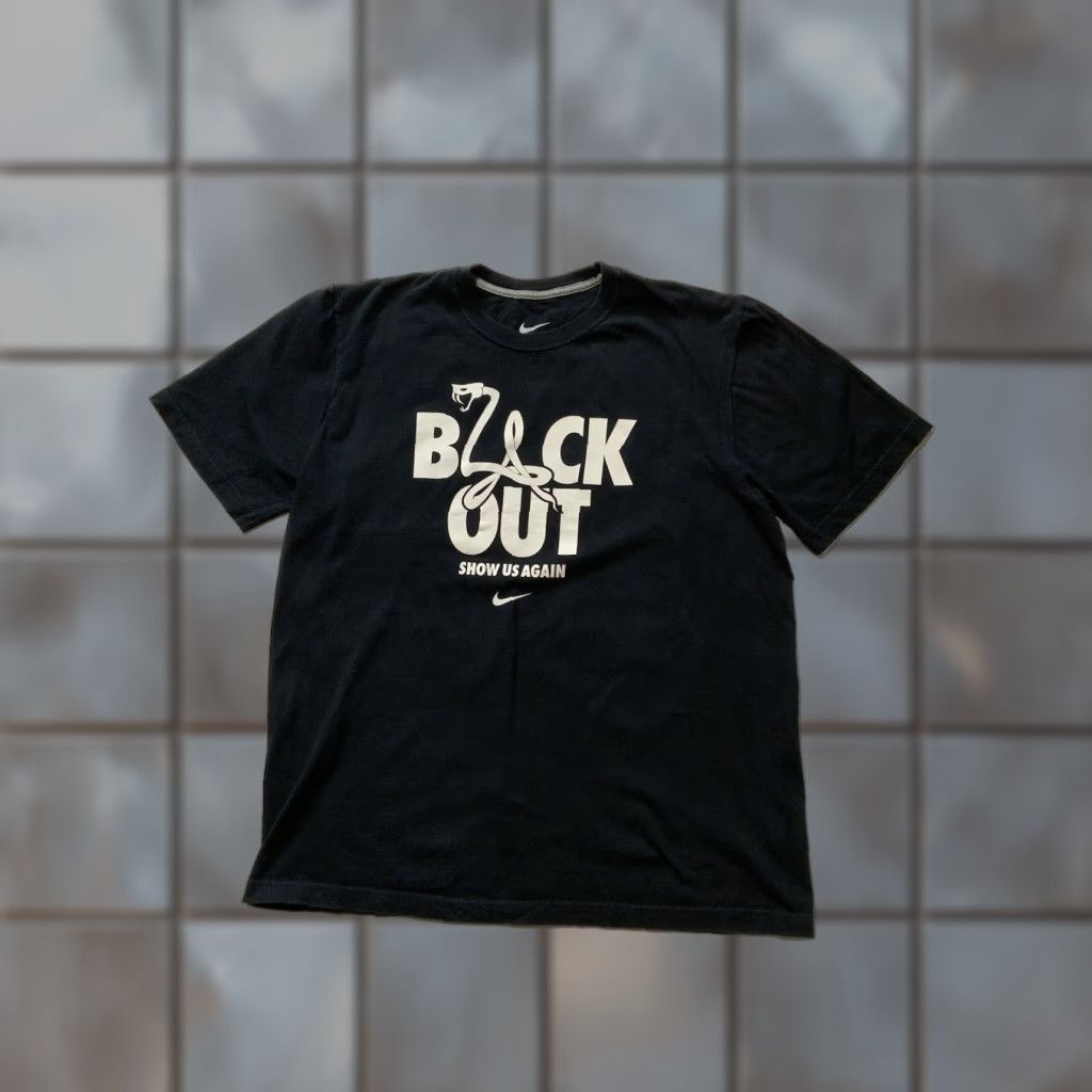 Nike Nike Black Mamba 2013 Limited Black Out Show Us Again Kobe Bryant T-Shirt XL Men Black Graphic S/S Size US XL / EU 56 / 4 - 1 Thumbnail