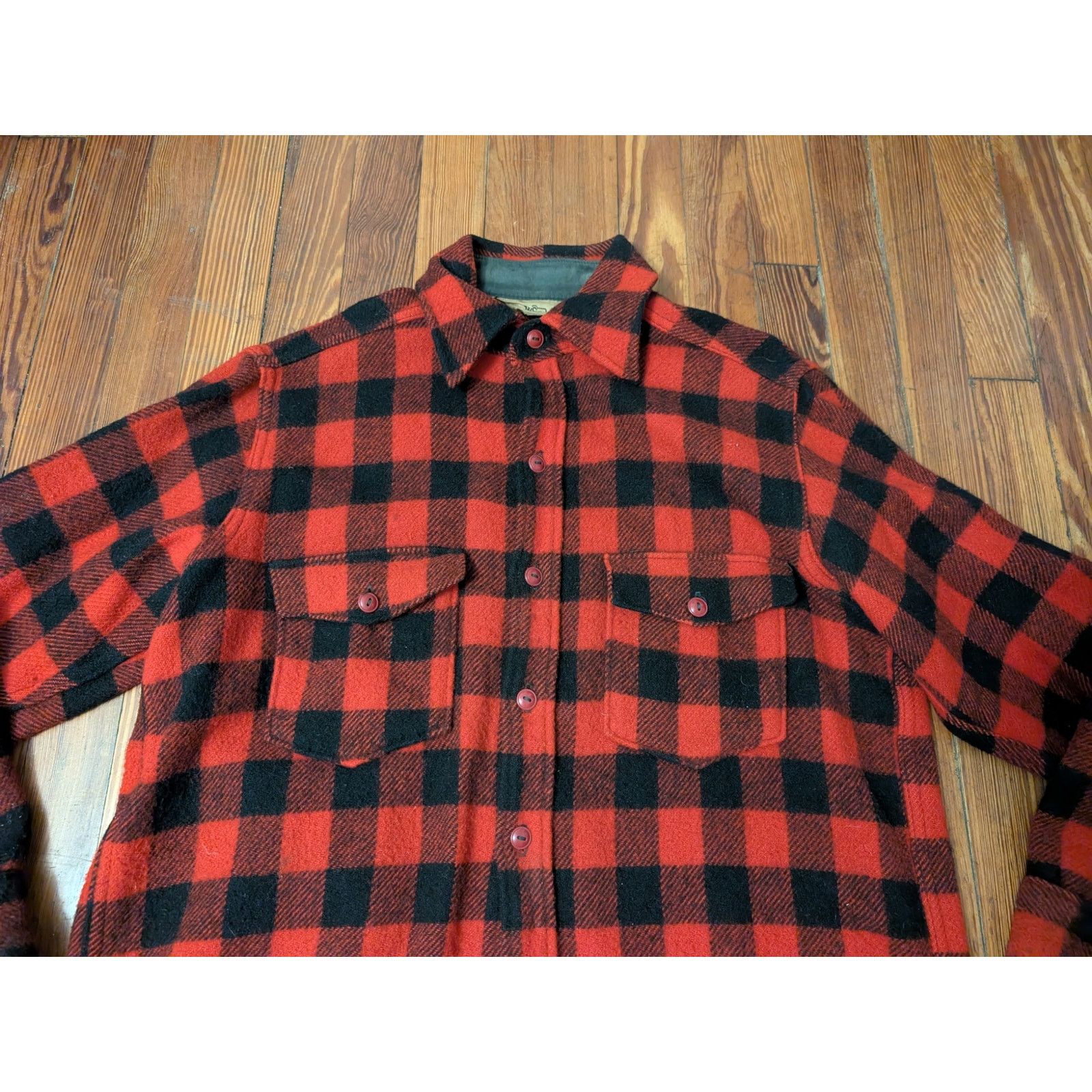 Woolrich Woolen Mills Woolrich Vintage 60s 70s Buffalo Plaid Shirt Mens Size 16 Size US L / EU 52-54 / 3 - 3 Thumbnail