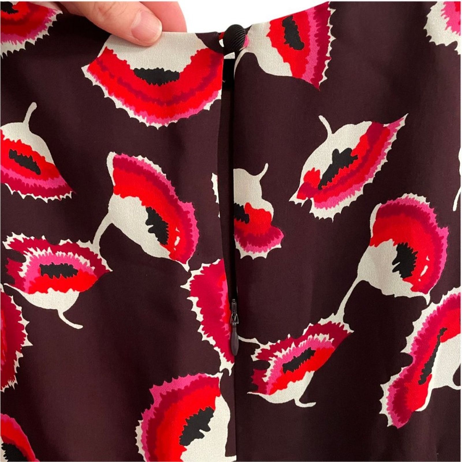 MILLY Milly Silk Floral Tie-Sleeve Romper Size 27" / US 4 / IT 40 - 6 Thumbnail