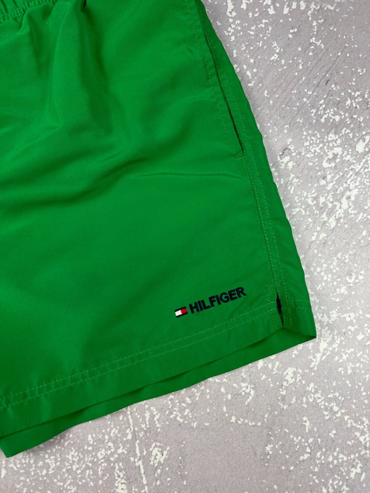 Tommy Hilfiger Vintage Tommy Hilfiger Summer Swim Shorts Mens XL Green Size US 36 / EU 52 - 3 Thumbnail