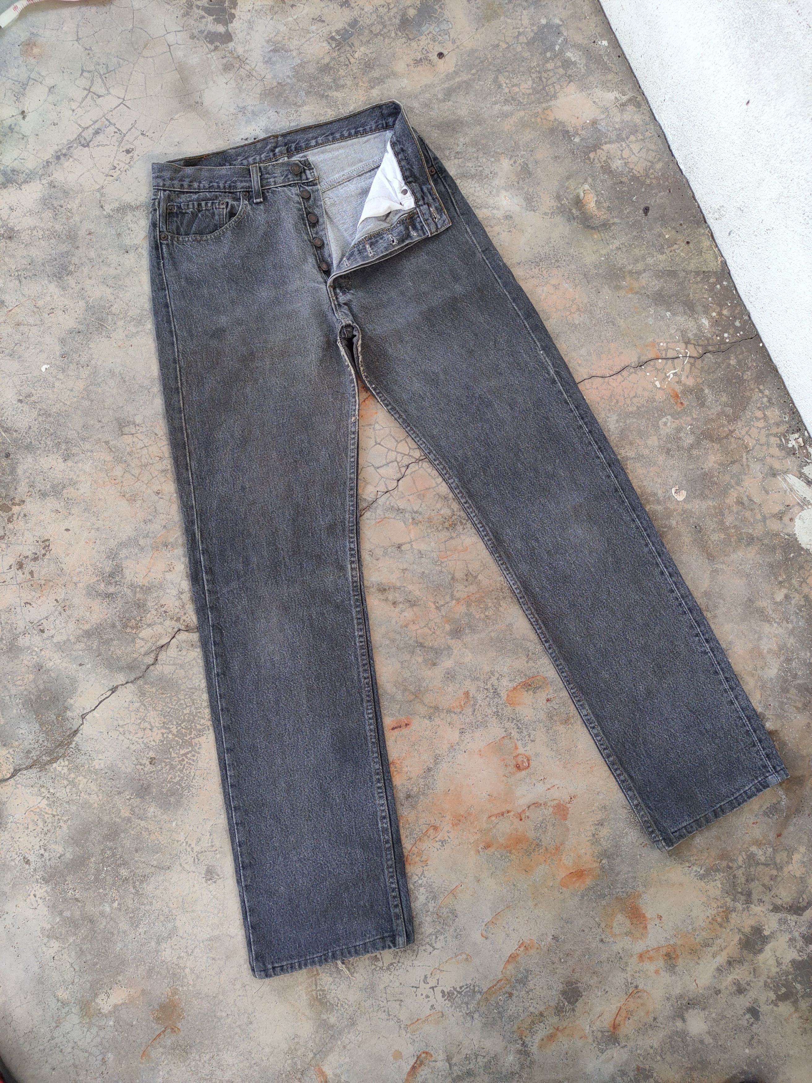 Levi's Vintage Clothing LEVI'S 501 usa VINTAGE 93'BLACK BUTTONFLY JEANS DENIM PANTS Size US 30 / EU 46 - 2 Thumbnail