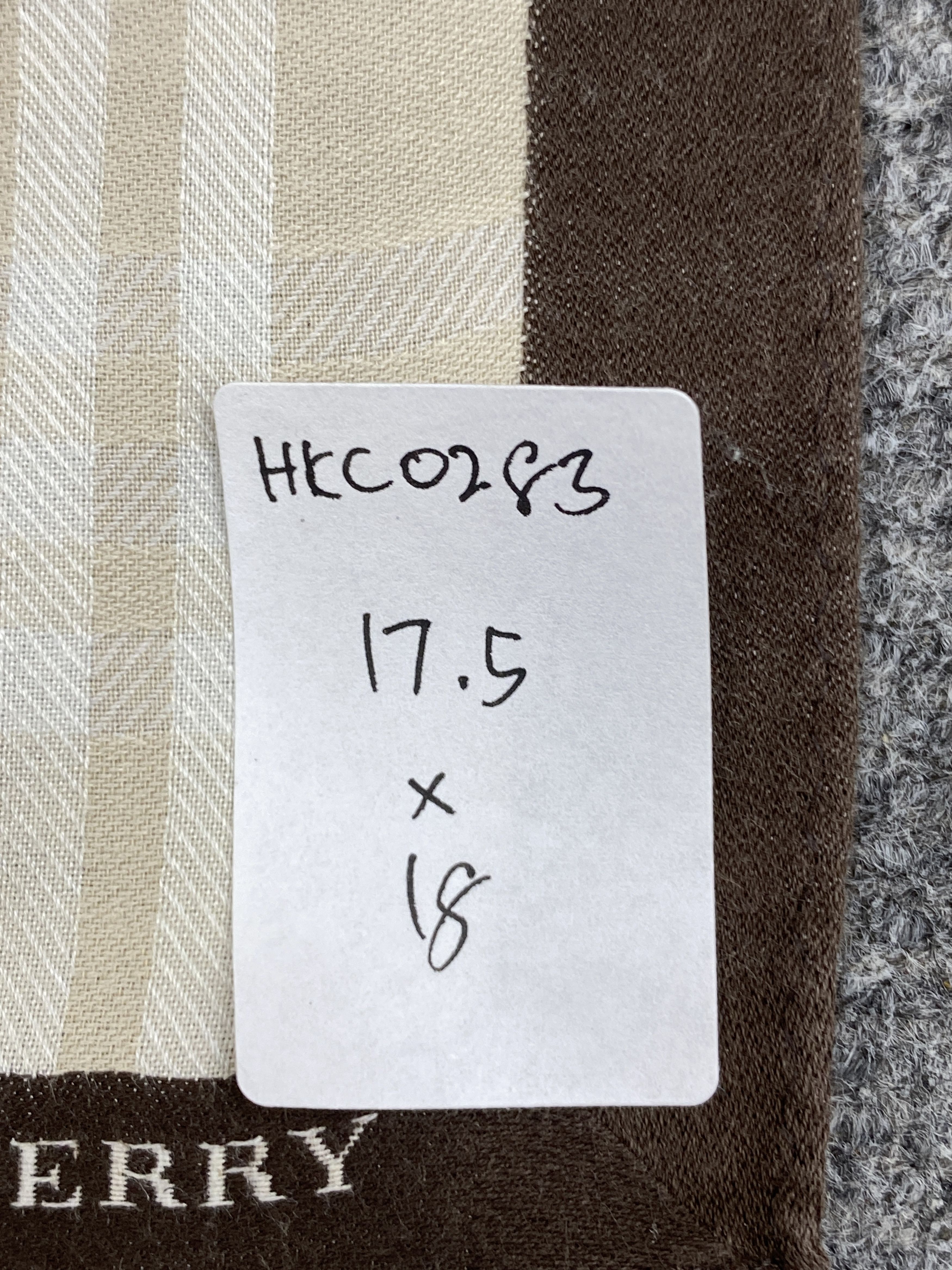 Burberry Burberrys Handkerchief / Bandana / Neckerchief Size ONE SIZE - 7 Thumbnail