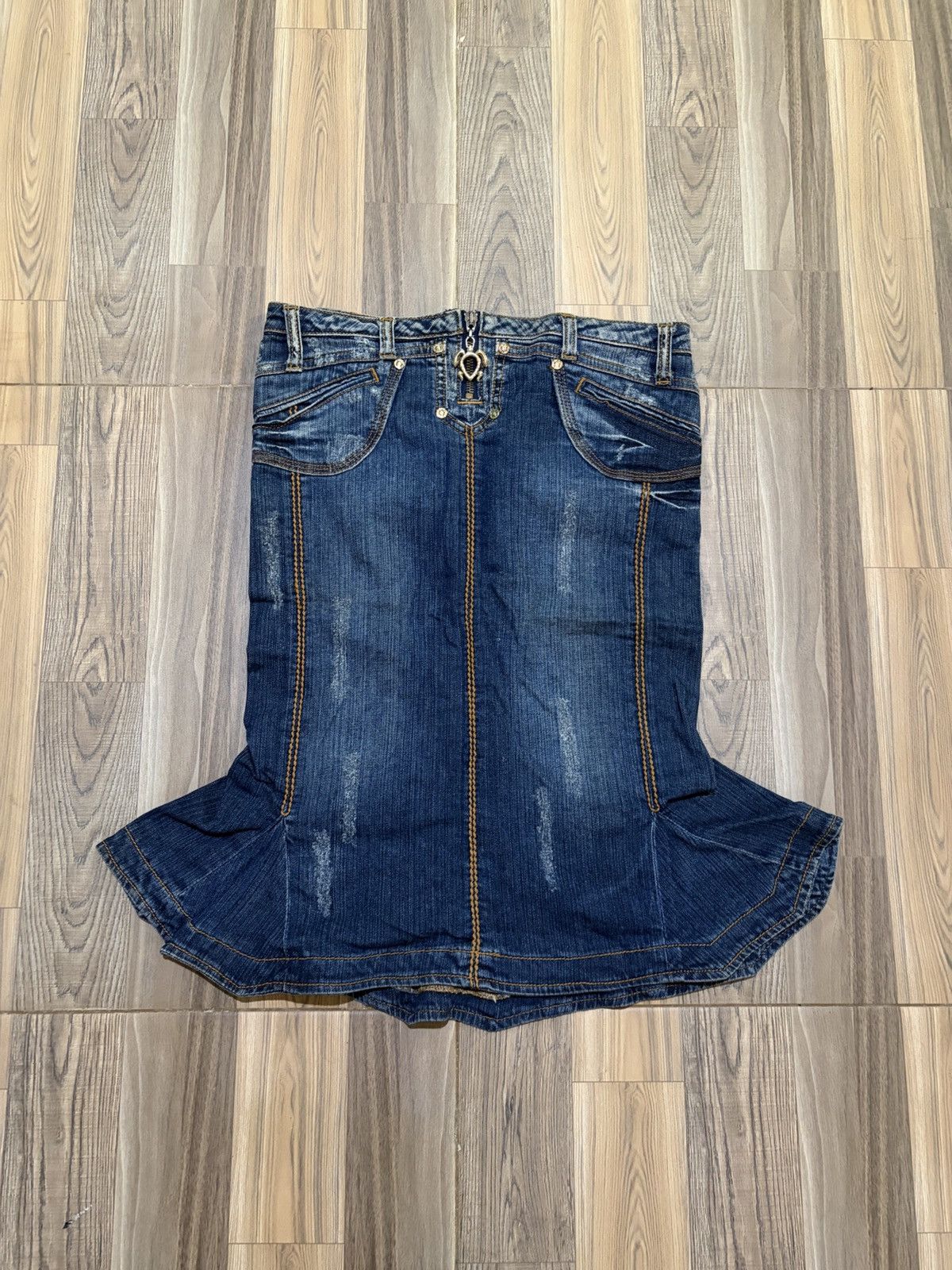 Just Cavalli JUST CAVALLI TURTLE SNAKE DENIM SKIRT Size 28" / US 6 / IT 42 - 4 Thumbnail