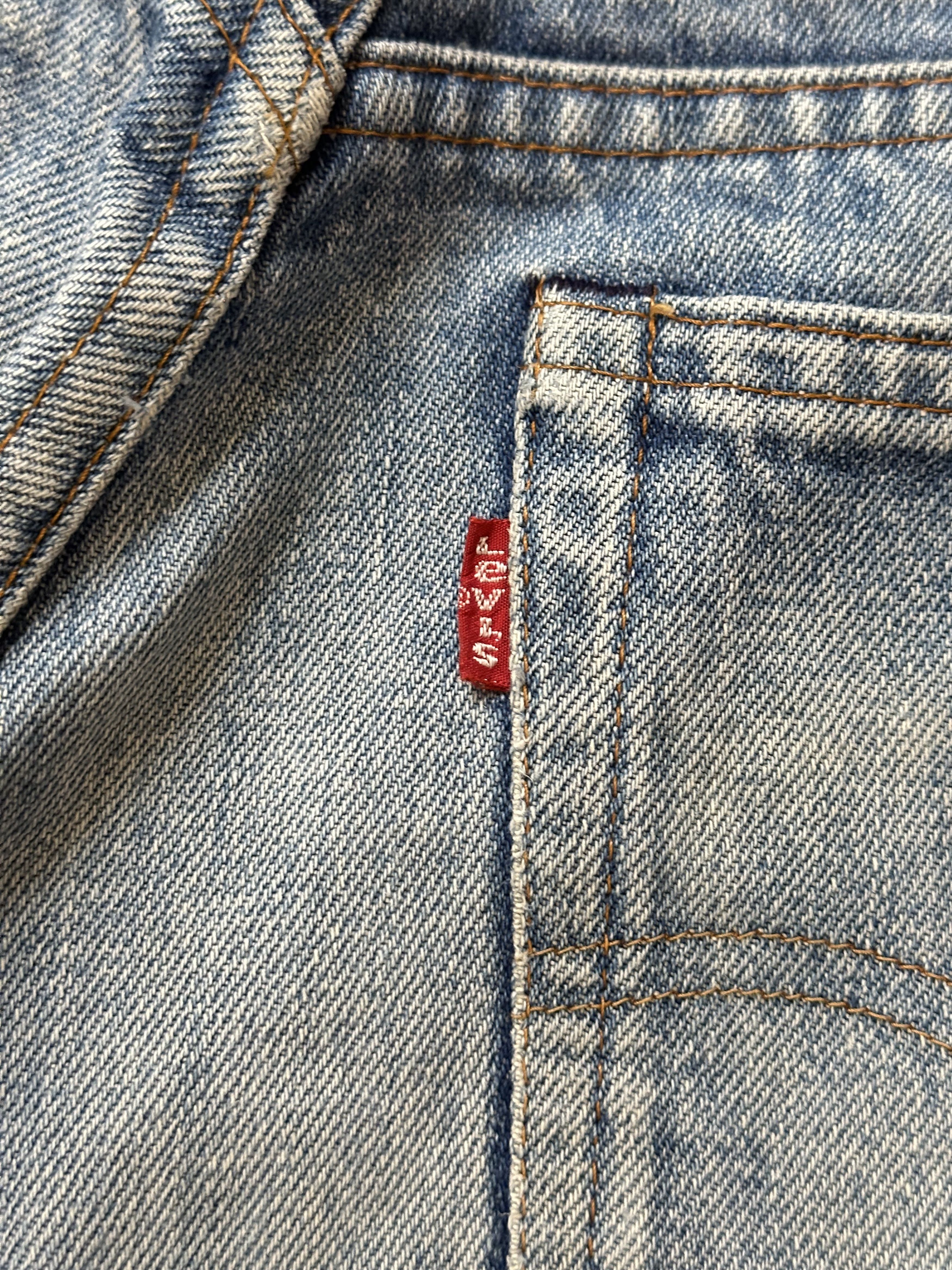 Levi's Vintage Clothing Levi's 505 02 Vintage Denim Jeans W31L36 Made In France Size US 31 - 5 Thumbnail