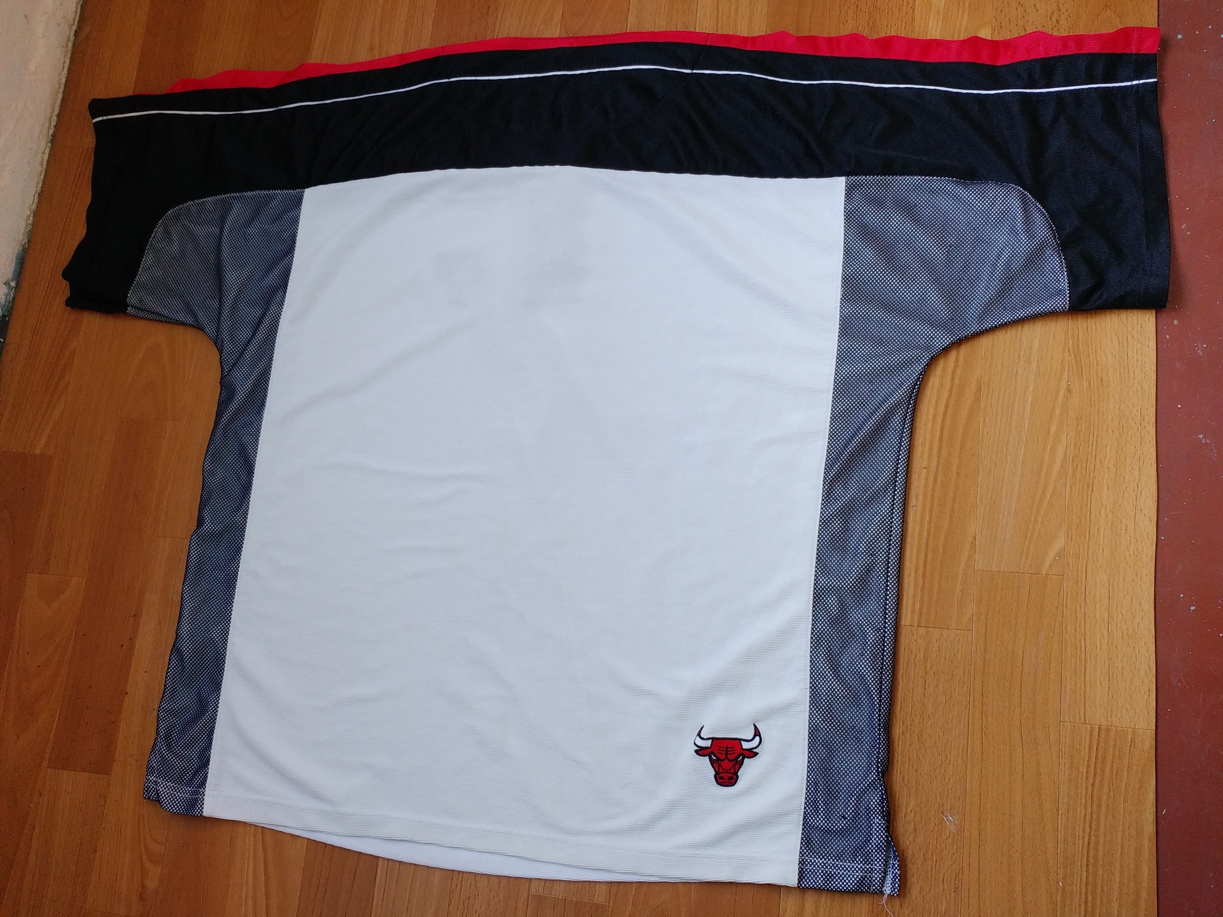 NBA × Starter Starter Chicago Bulls jersey NBA t-shirt vintage size L Size US L / EU 52-54 / 3 - 9 Thumbnail