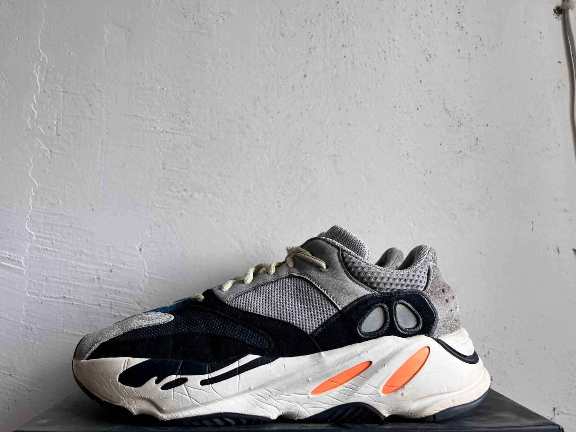 Adidas Adidas YEEZY700 Green Lowtop Sneakers 11 Men Size US 11 / EU 44 - 1 Thumbnail