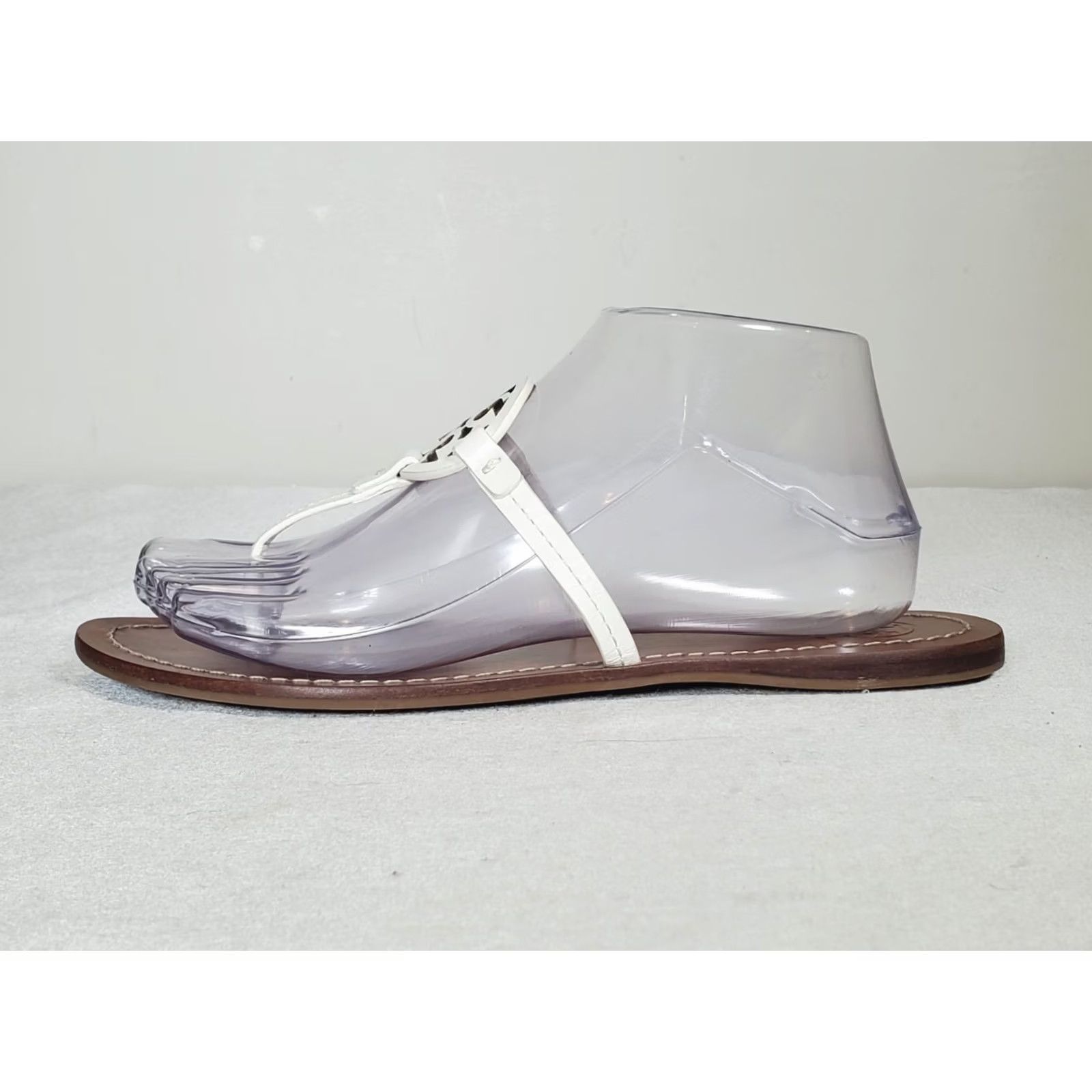 Tory Burch Tory Burch Gabriel Flat Thong Sandals Ivory Vegan Leather 57075 Women US 7.5 Flat Sandal Size US 8 / IT 38 - 5 Thumbnail