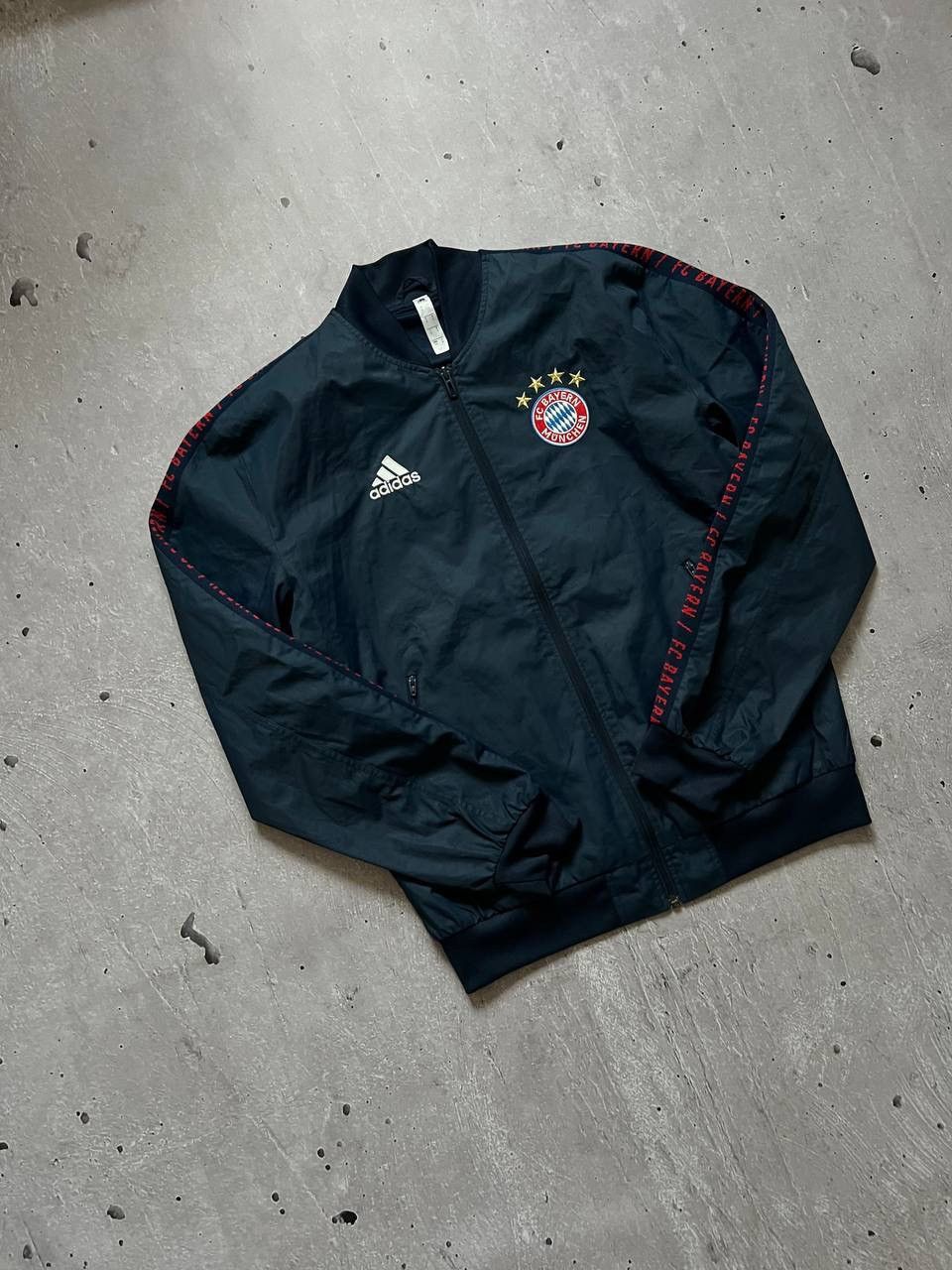 Adidas Bayern Munich Anthem Jacket / Bomber Jacket Adidas Size S Size US S / EU 44-46 / 1 - 1 Thumbnail