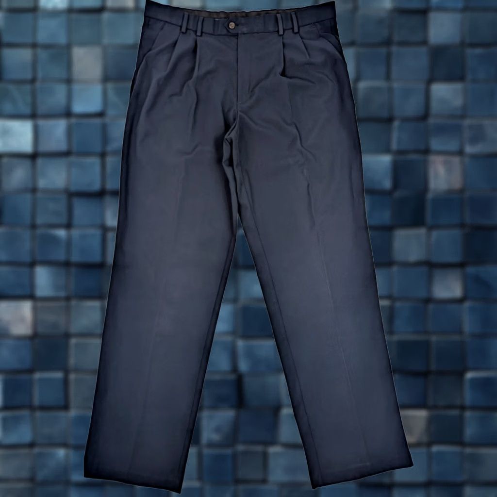Dockers DOCKERS Golf Pants Shirt? No, Pants: Dockers Golf Pleated Relaxed Fit 38x34 Blue Men Regular 38x33 Inseam 33 Khakis Solid Pattern Mens Size US 38 / EU 54 - 1 Thumbnail
