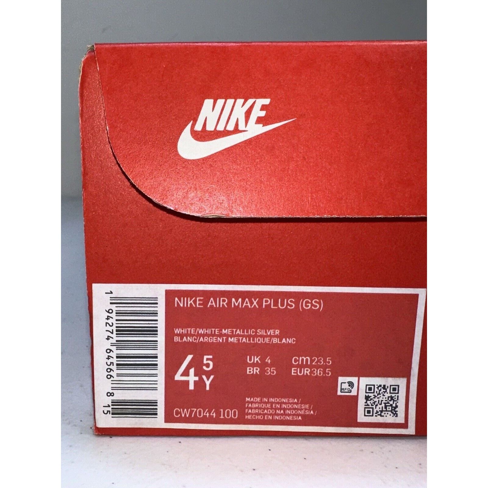 Nike Nike Air Max Plus White Silver 4.5Y/ 6 Women’s CW7044-100 Size US 4 / IT 34 - 6 Thumbnail