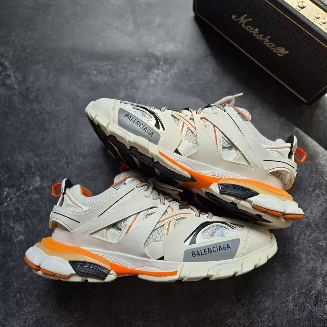 Balenciaga Balenciaga White Lowtop Sneakers 44 Men Size US 10.5 / EU 43-44 - 1 Thumbnail