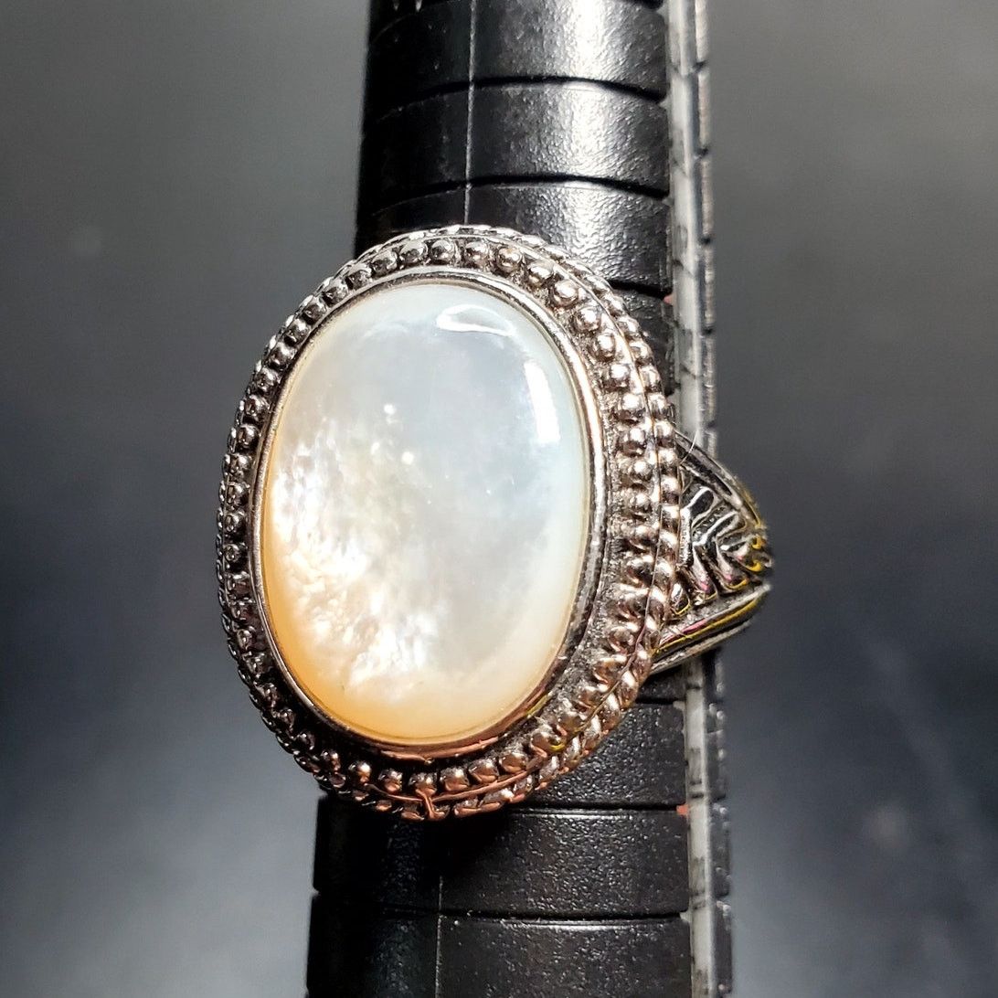Other Silver Tone Rope Mother of Pearl Oval Statement Ring Sz 9 Size ONE SIZE - 2 Thumbnail