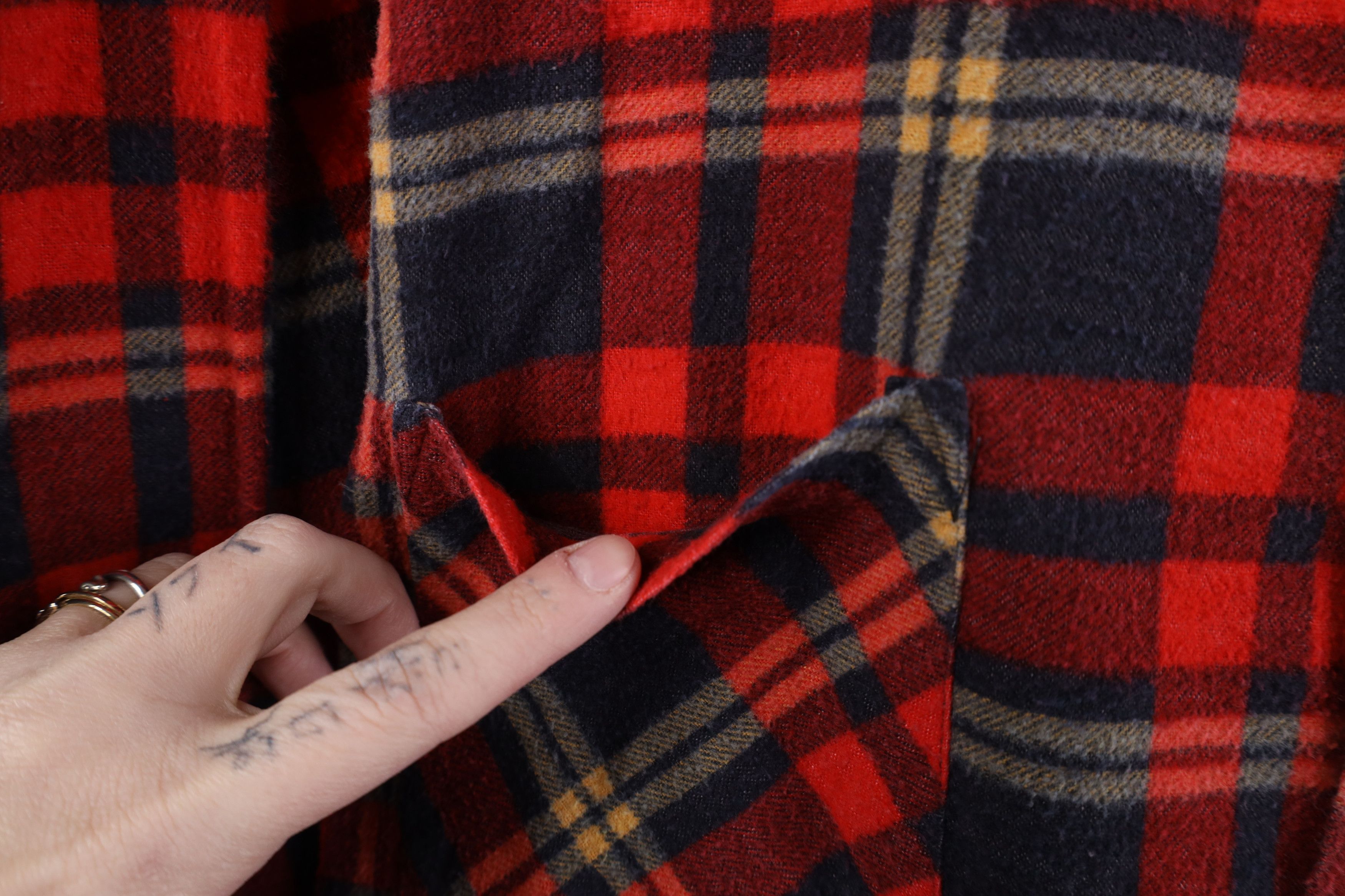 Vintage Vintage 70s Streetwear Collared Button Shirt Red Plaid Size US XXL / EU 58 / 5 - 7 Thumbnail