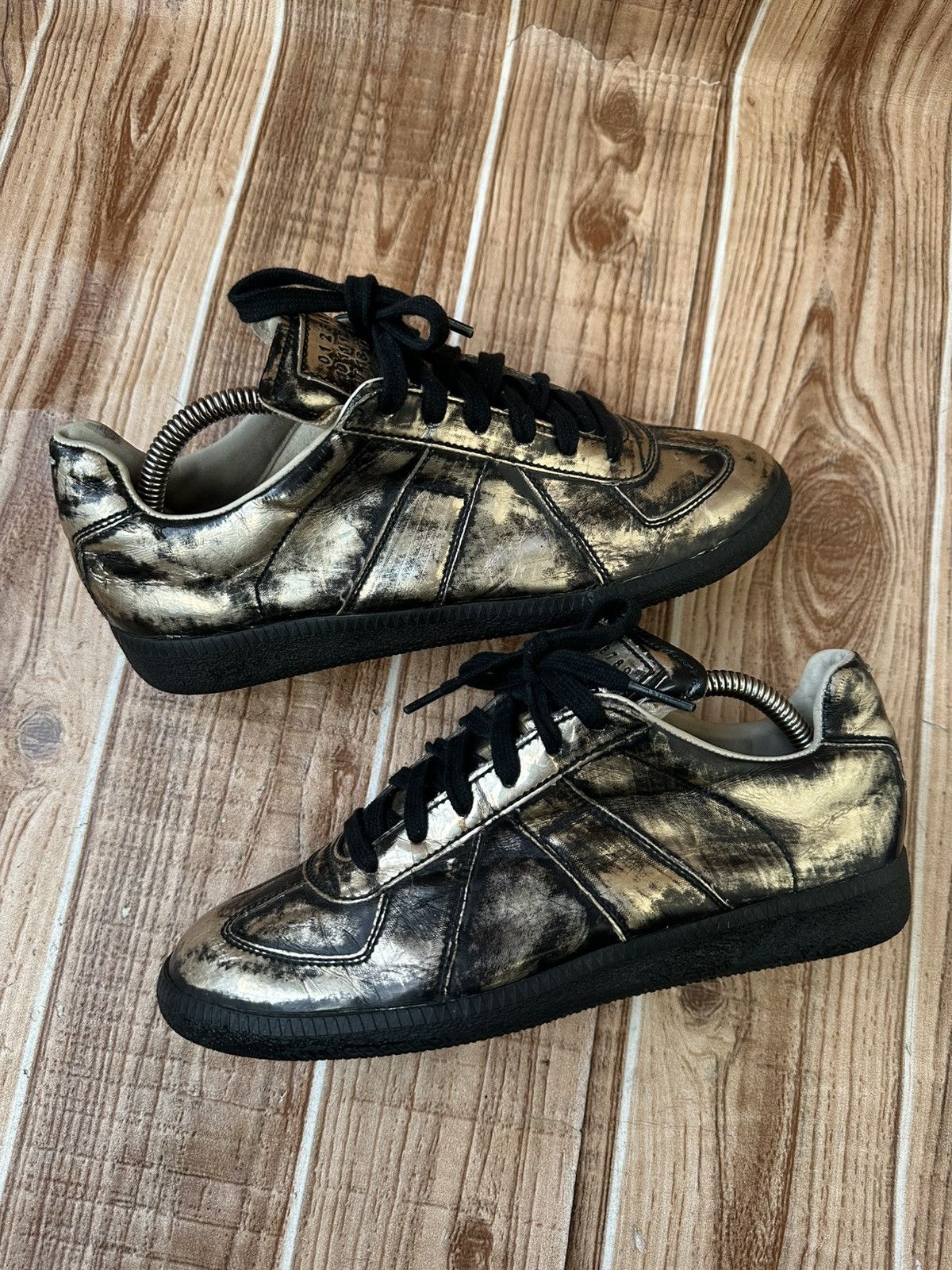 Maison Margiela Maison Margiela Black/Silver Metallic Leather Lowtop Sneaks Size US 7 / IT 37 - 8 Thumbnail