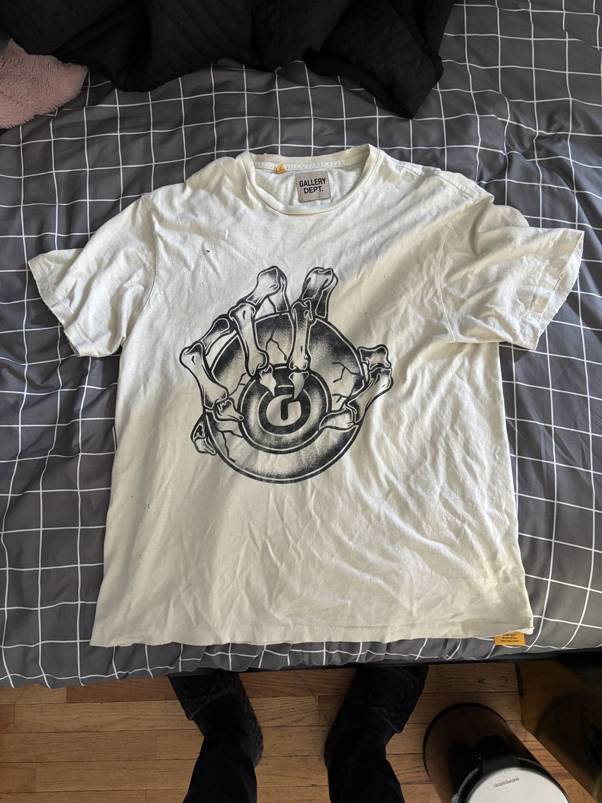 Gallery Dept. Gallery dept 8ball T (distressed) Size US L / EU 52-54 / 3 - 1 Thumbnail