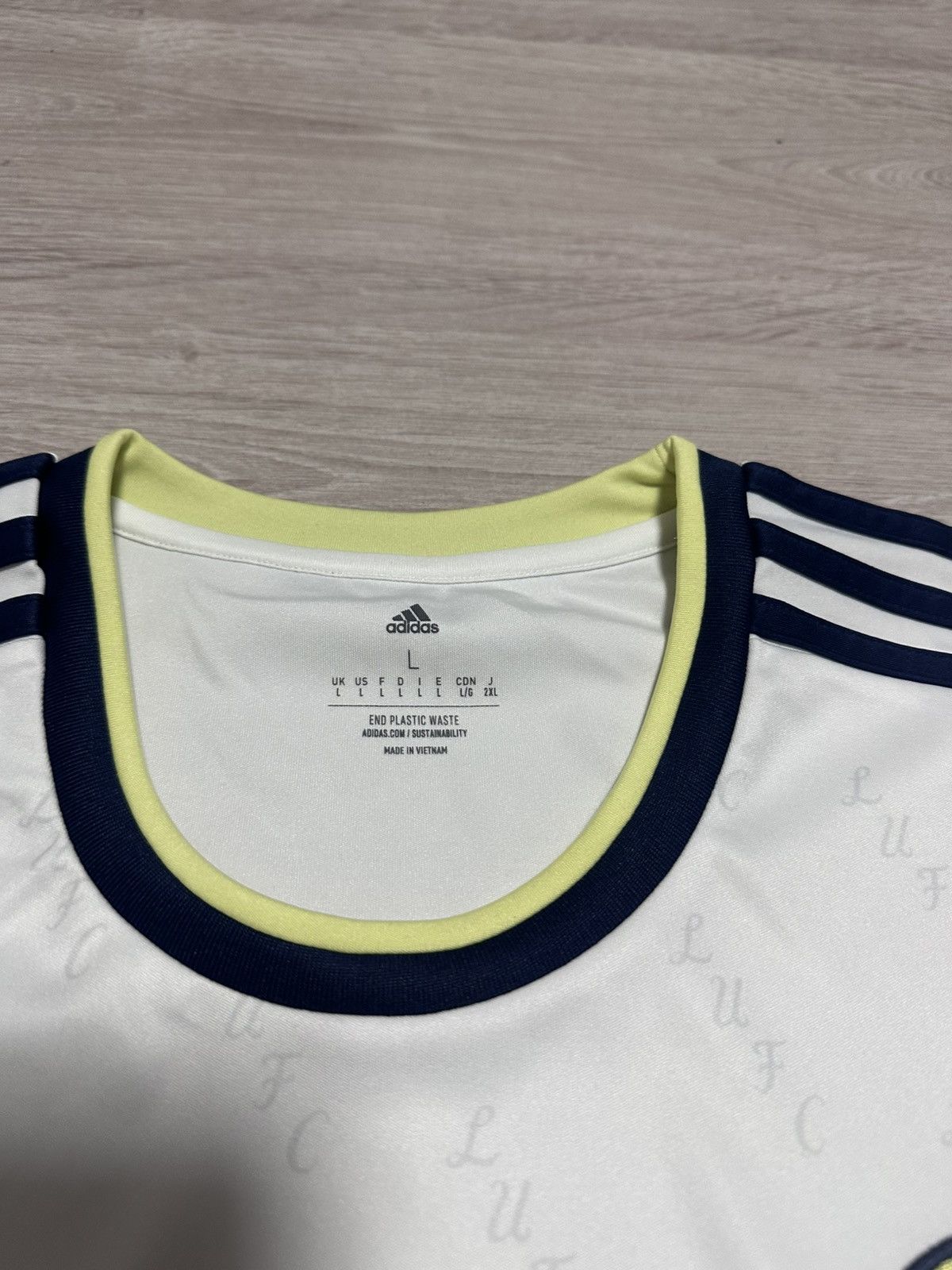 Adidas Leeds United 2022/2023 Adidas Football Shirt Soccer Jersey Size US L / EU 52-54 / 3 - 5 Thumbnail