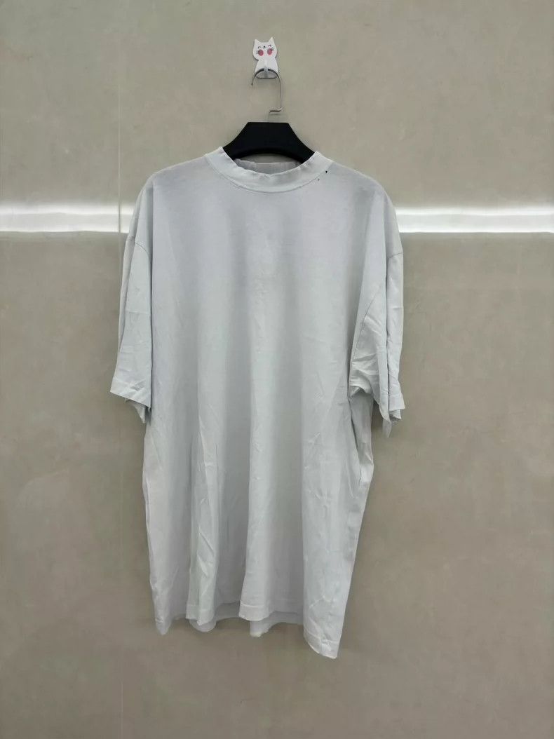 Balenciaga Balenciaga Collar embroidery logo distressed short sleeve Size US S / EU 44-46 / 1 - 1 Thumbnail