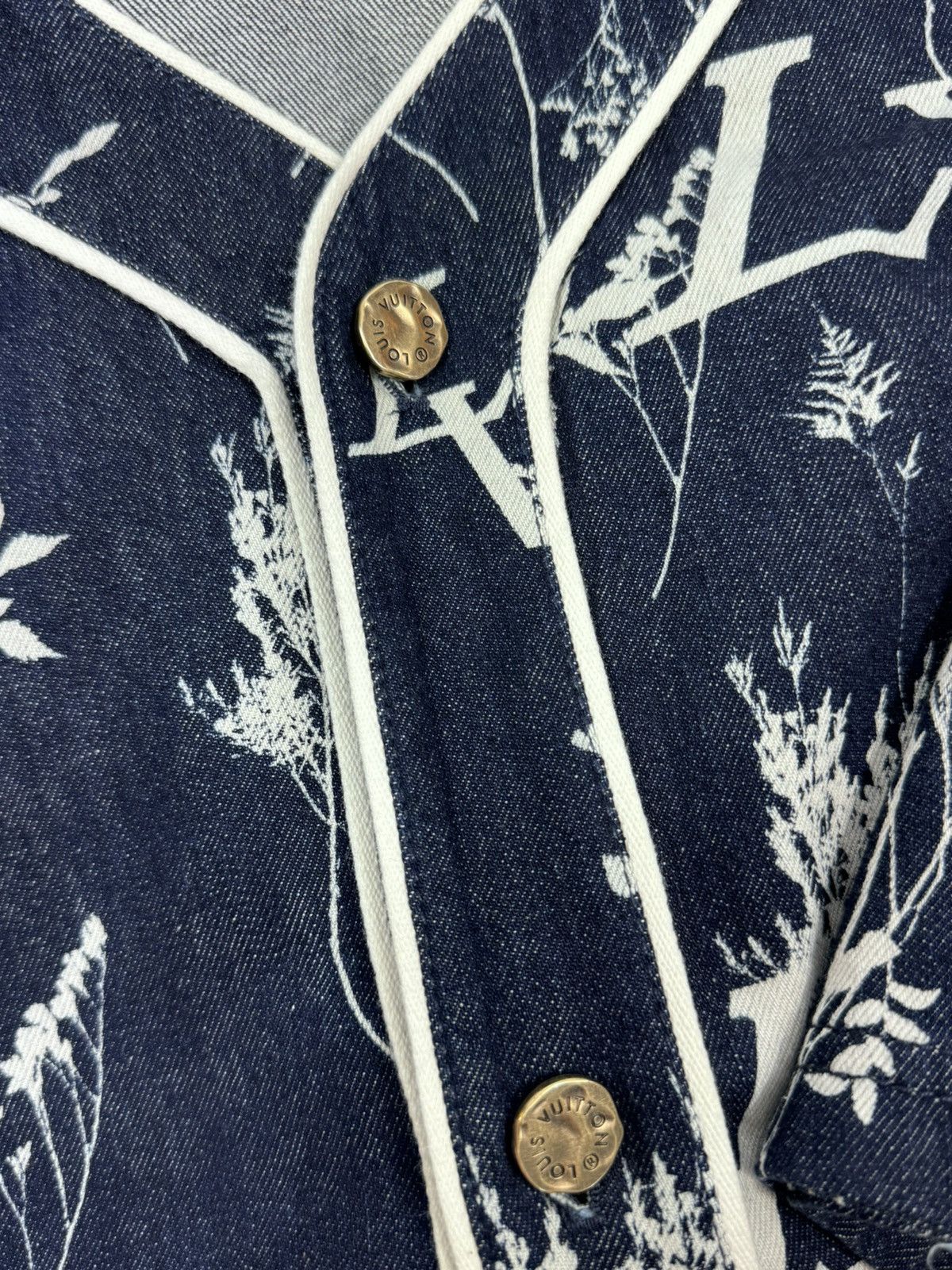 Louis Vuitton MONOGRAM FLOWER PRINT DENIM SHIRT Size US XXL / EU 58 / 5 - 3 Thumbnail
