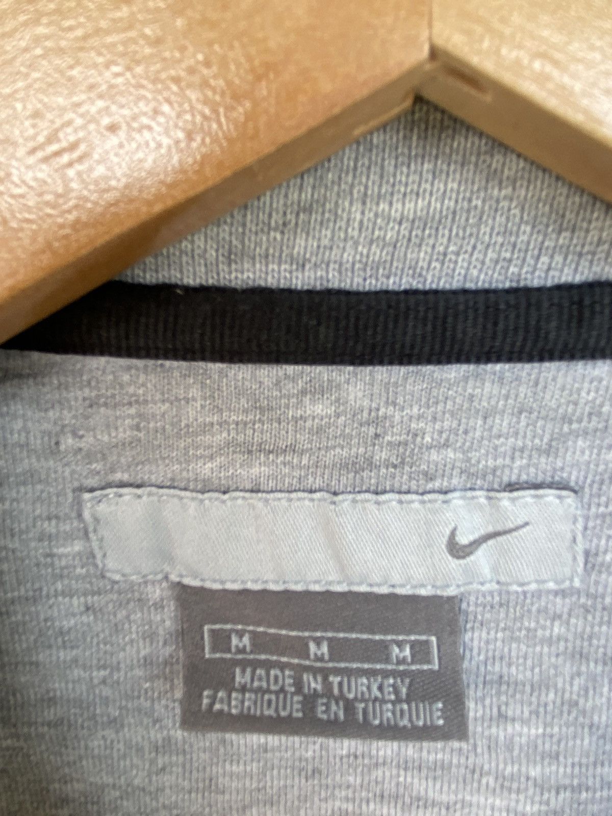 Other Vintage Nike Small Embroidered Crewneck Sweatshirt Gray Size US L / EU 52-54 / 3 - 5 Thumbnail