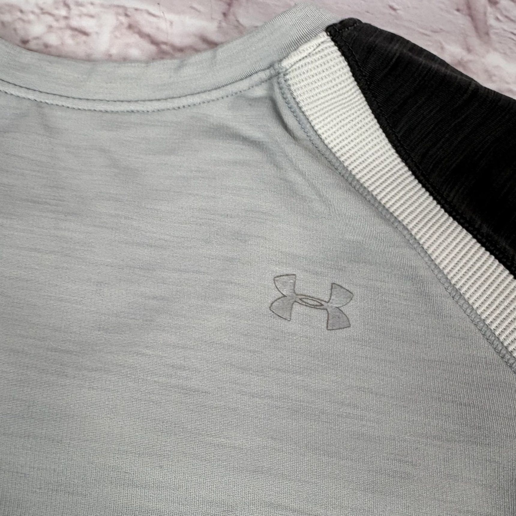 Under Armour Under Armour Shirt Womens Small Gray Long Sleeve Raglan Athletic Running Top Size S / US 4 / IT 40 - 2 Thumbnail