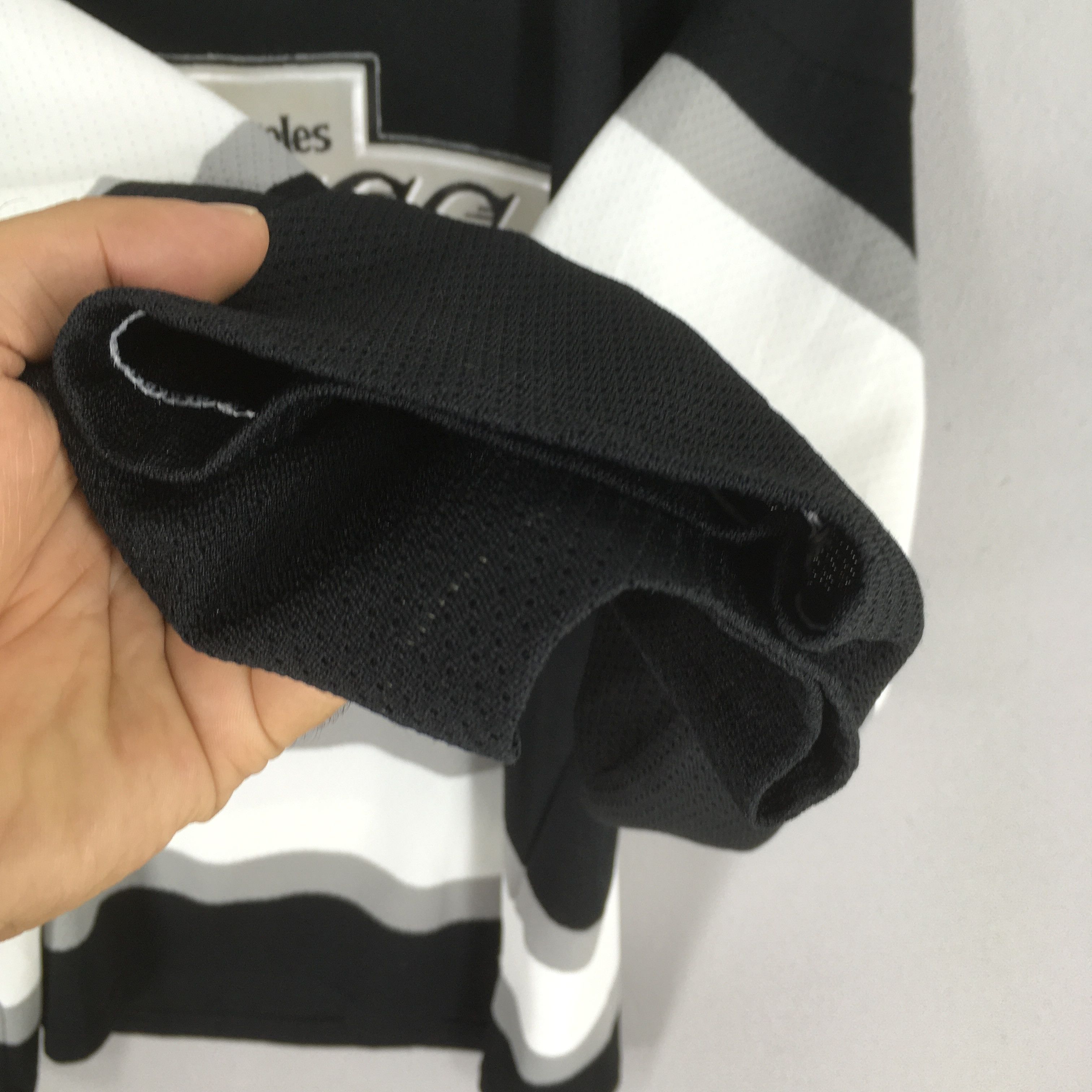 NHL Vintage 1990s Los Angeles Kings NHL Black Jersey M Size US M / EU 48-50 / 2 - 4 Thumbnail