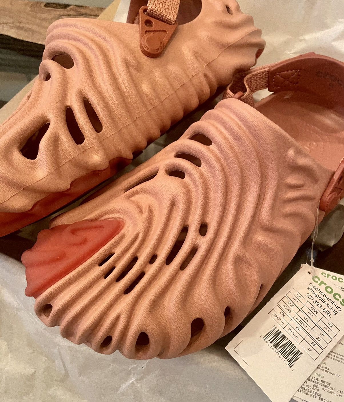 Crocs × Salehe Bembury SALEHE BEMBURY X CROCS THE POLLEX CLOG: KUWATA PALE PINK M11 Size US 11 / EU 44 - 10 Thumbnail