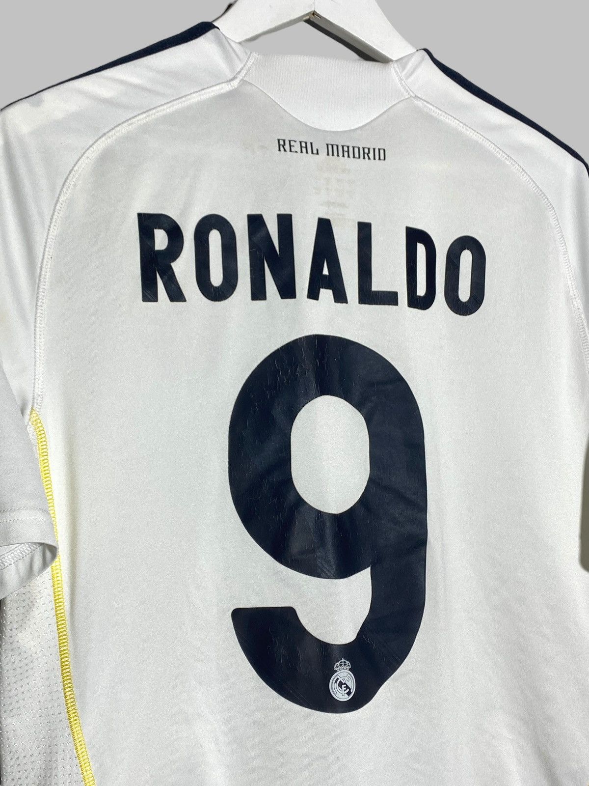Adidas #9 Ronaldo Real Madrid 2009 Adidas Soccer Jersey Size US M / EU 48-50 / 2 - 11 Thumbnail
