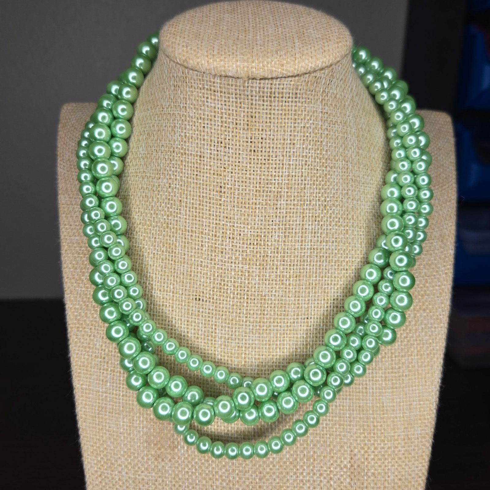 Vintage Vintage Triple Strand Green Faux Pearl Statement Necklace Size ONE SIZE - 5 Thumbnail