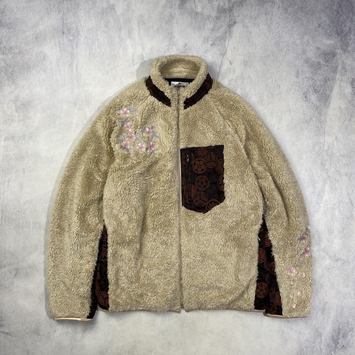 Japanese Brand Karakuri Tamashii Sakura Floral Embroidery Boa Fleece Jacket Size US XL / EU 56 / 4 - 1 Thumbnail