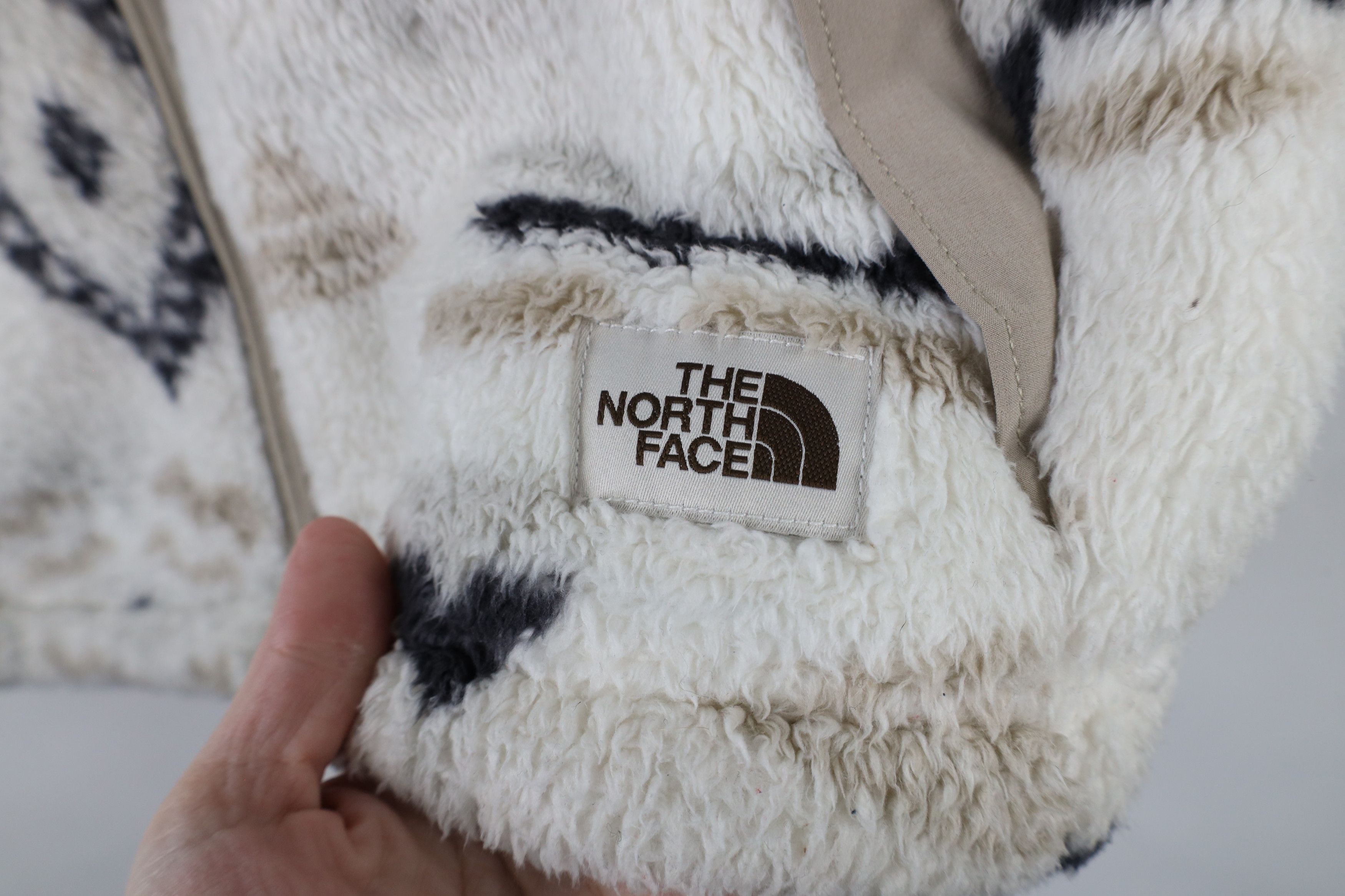The North Face × Vintage The North Face Spell Southwestern Campshire 2.0 Fleece Vest Size S / US 4 / IT 40 - 4 Thumbnail