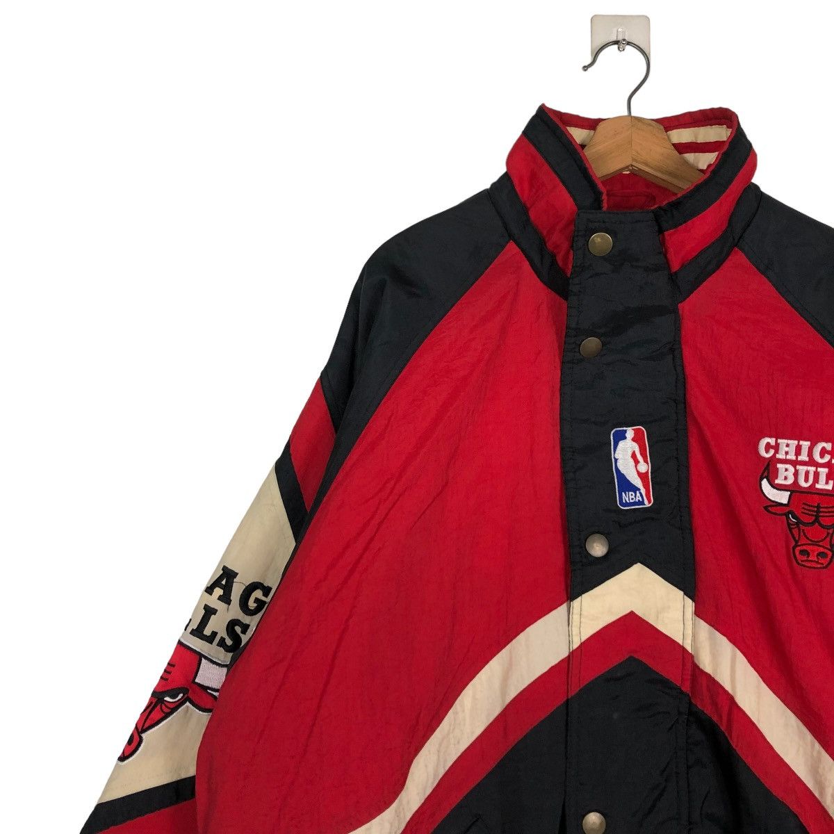 NBA 🔥VINTAGE BOMBER JACKET NBA STARTER CHICAGO BULLS BIG LOGO Size US L / EU 52-54 / 3 - 7 Thumbnail
