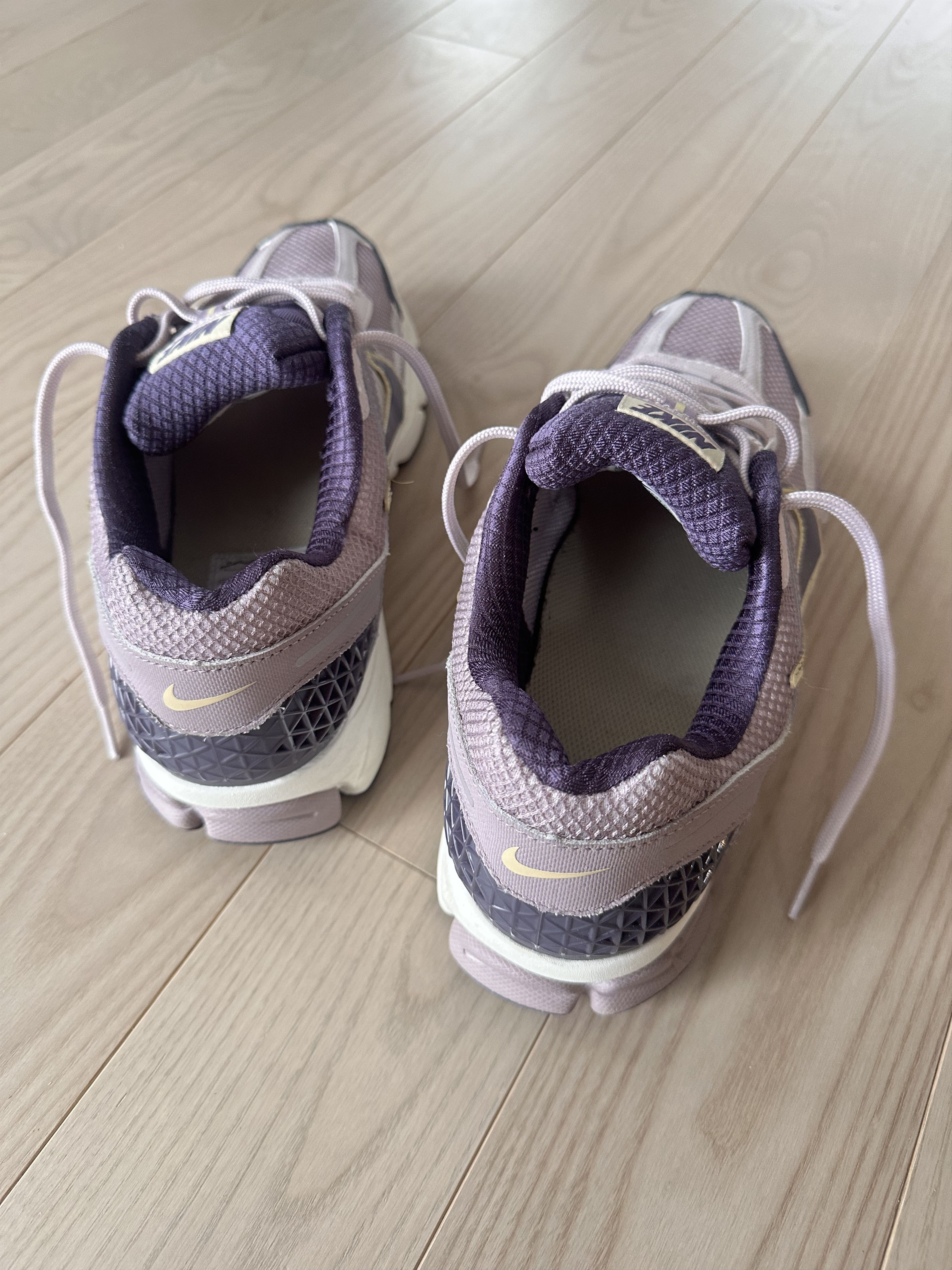 Nike NIKE ZOOM VOMERO 5 Platinum Violet (HQ3643-019) Size US 10.5 / EU 43-44 - 4 Thumbnail