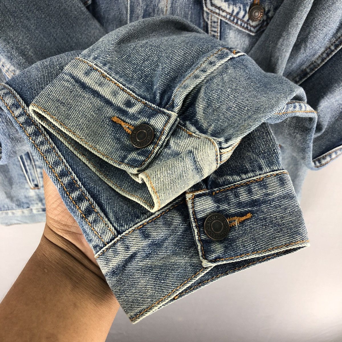 Japanese Brand Vintage Trucker Jacket Light Blue Denim by One Way Size US L / EU 52-54 / 3 - 13 Thumbnail