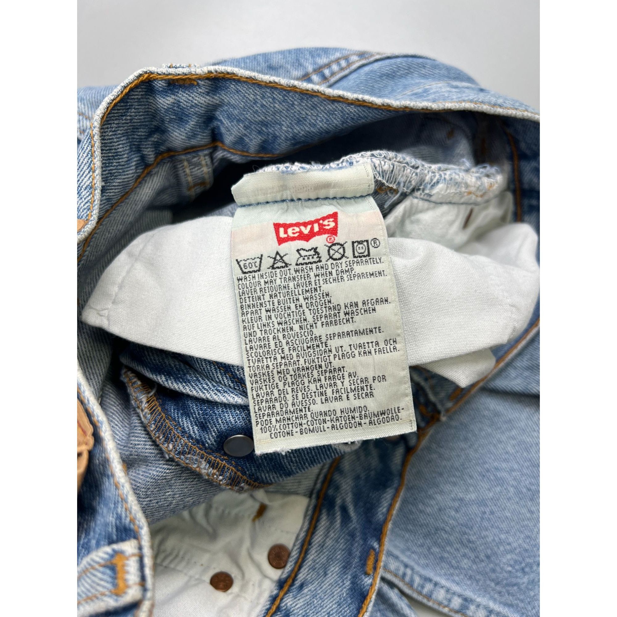 Levi's Levi’s 501 Made in USA Light Wash Denim Jeans Pants (Y0908) Size US 31 - 7 Thumbnail