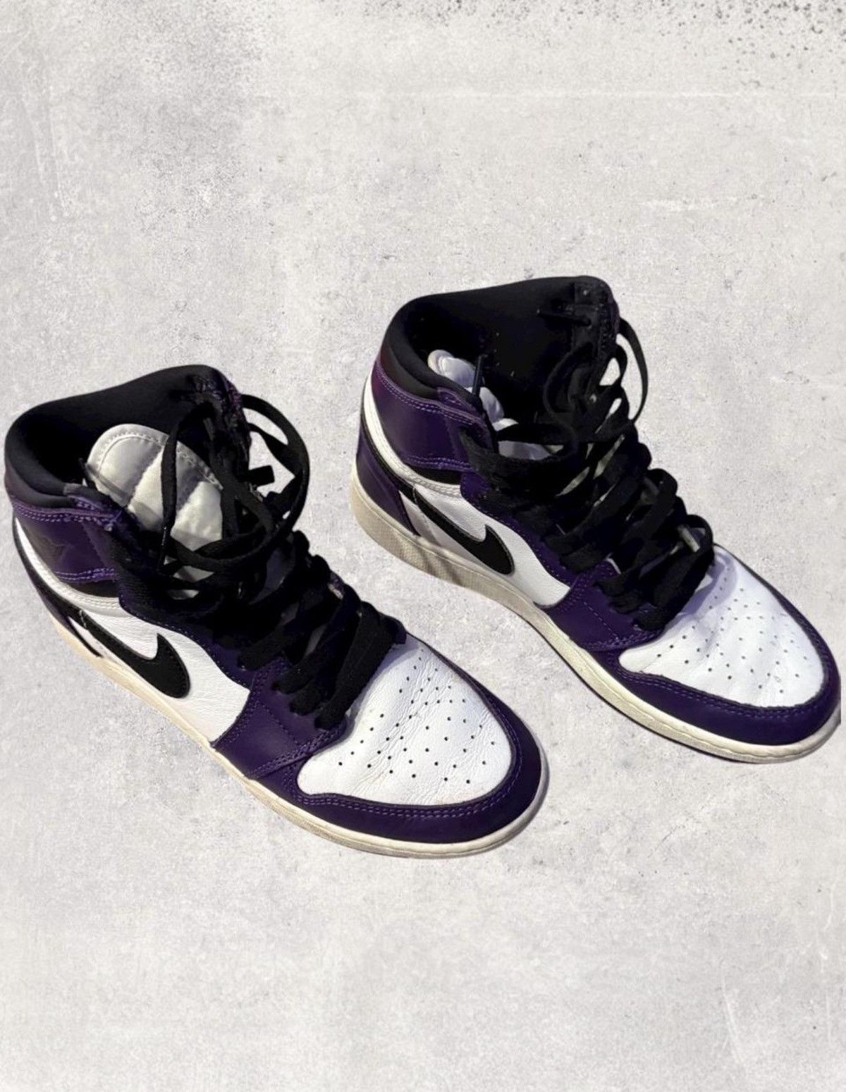 Nike Nike Air Jordan 1 Retro High Court Purple Size US 5.5 / EU 38 - 2 Thumbnail