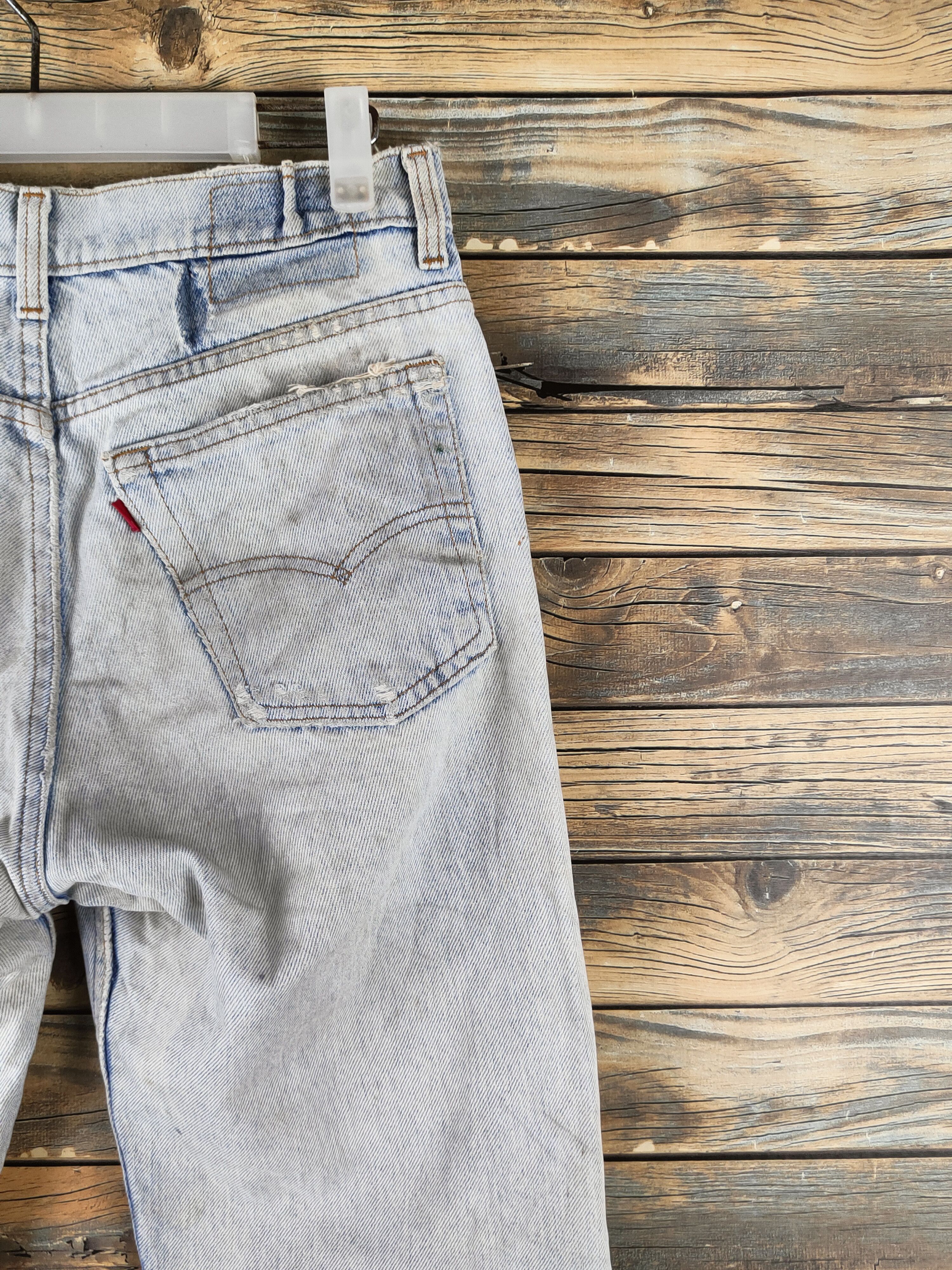 Levi's DL Levi's Light Blue Distressed Ripped denim Jeans #46-394 Size US 31 - 11 Thumbnail