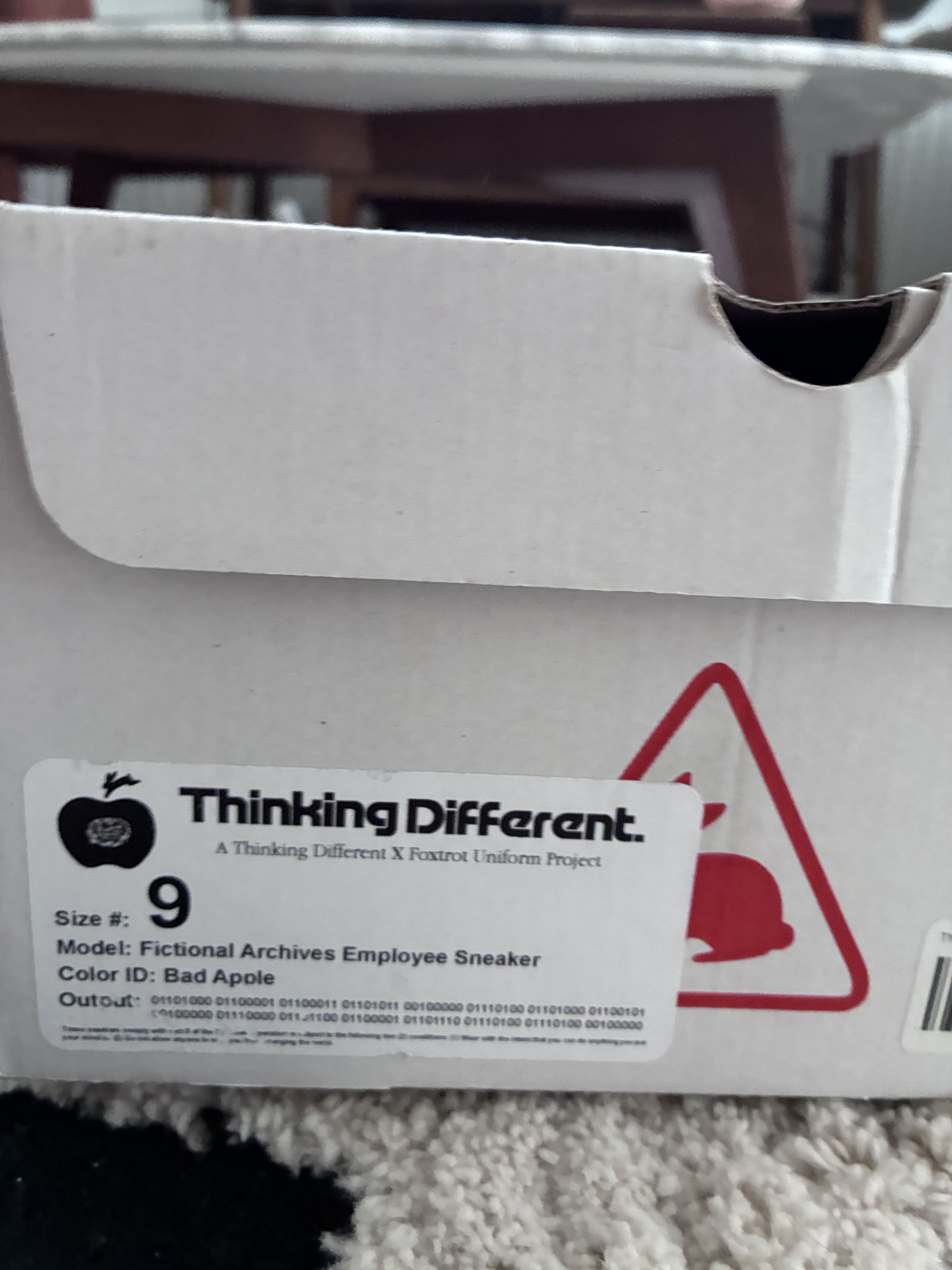 Reebok Thinking Different x Foxtrot "Bad Apple" Employee Shoe 9 Size US 9 / EU 42 - 4 Thumbnail