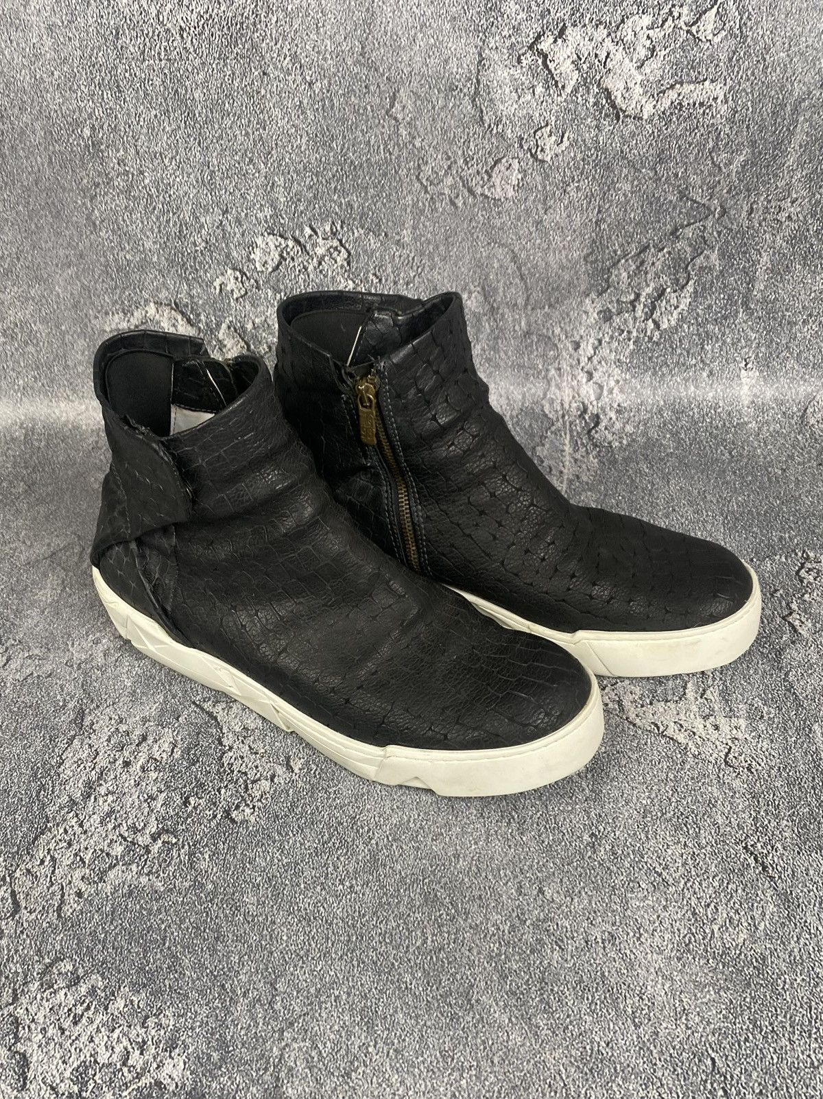 As 98 Zip Textured High Top Leather Sneakers Type Rick Owens