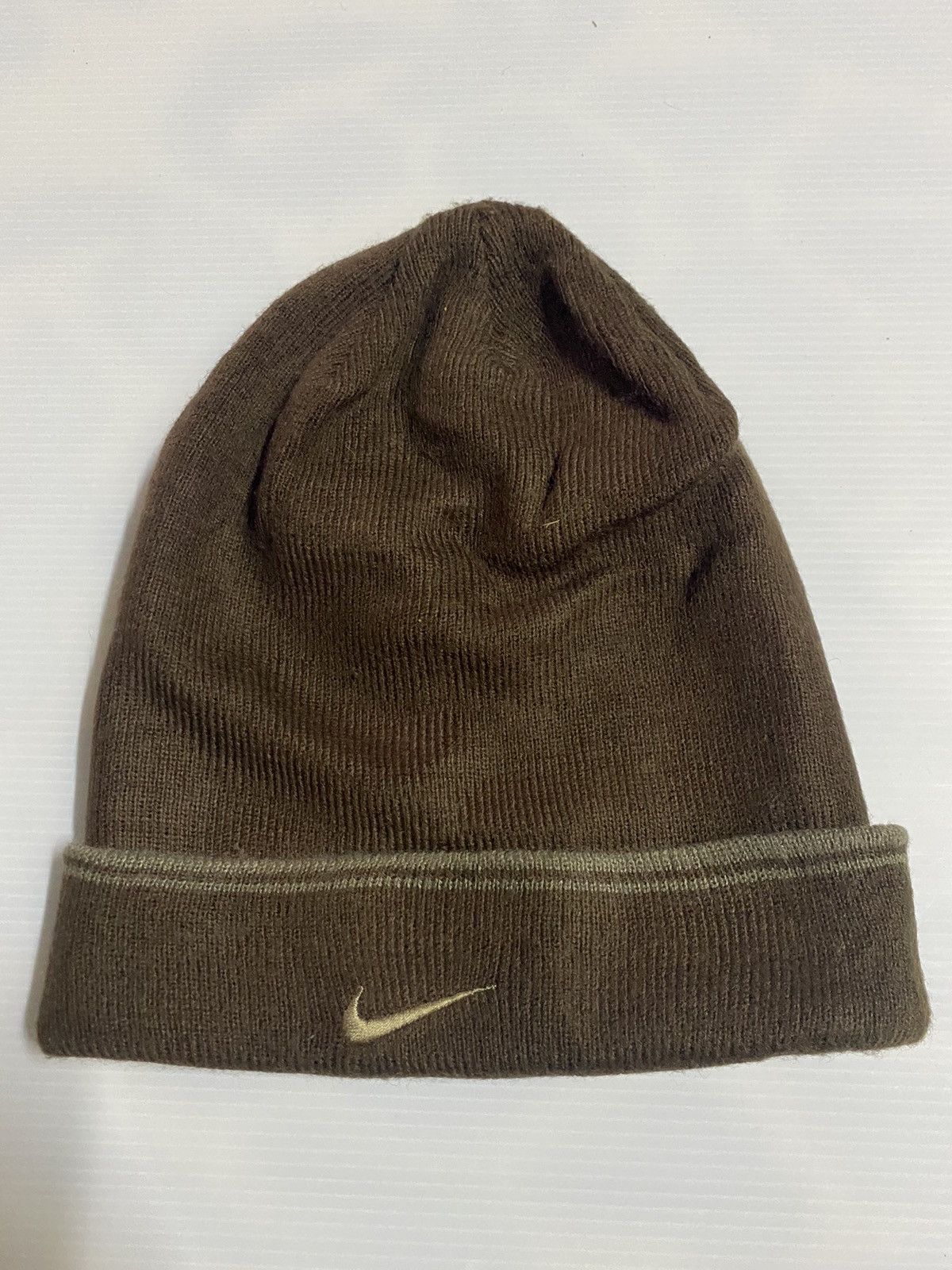 Nike Nike Small Logo Embroidery Beanie Hat Size ONE SIZE - 1 Thumbnail