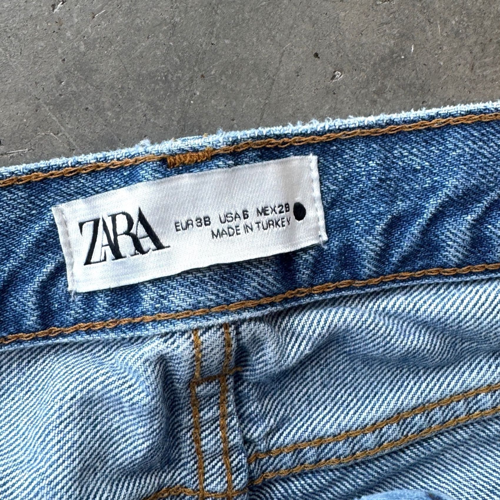 Zara VINTAGE Zara Holy Distressed Light Wash Wide Leg Flare Denim Jeans Sz 6 Women Jeans Vintage Y2k 6 Blue Wide Leg Flare Womens Size 28" / US 6 / IT 42 - 3 Thumbnail
