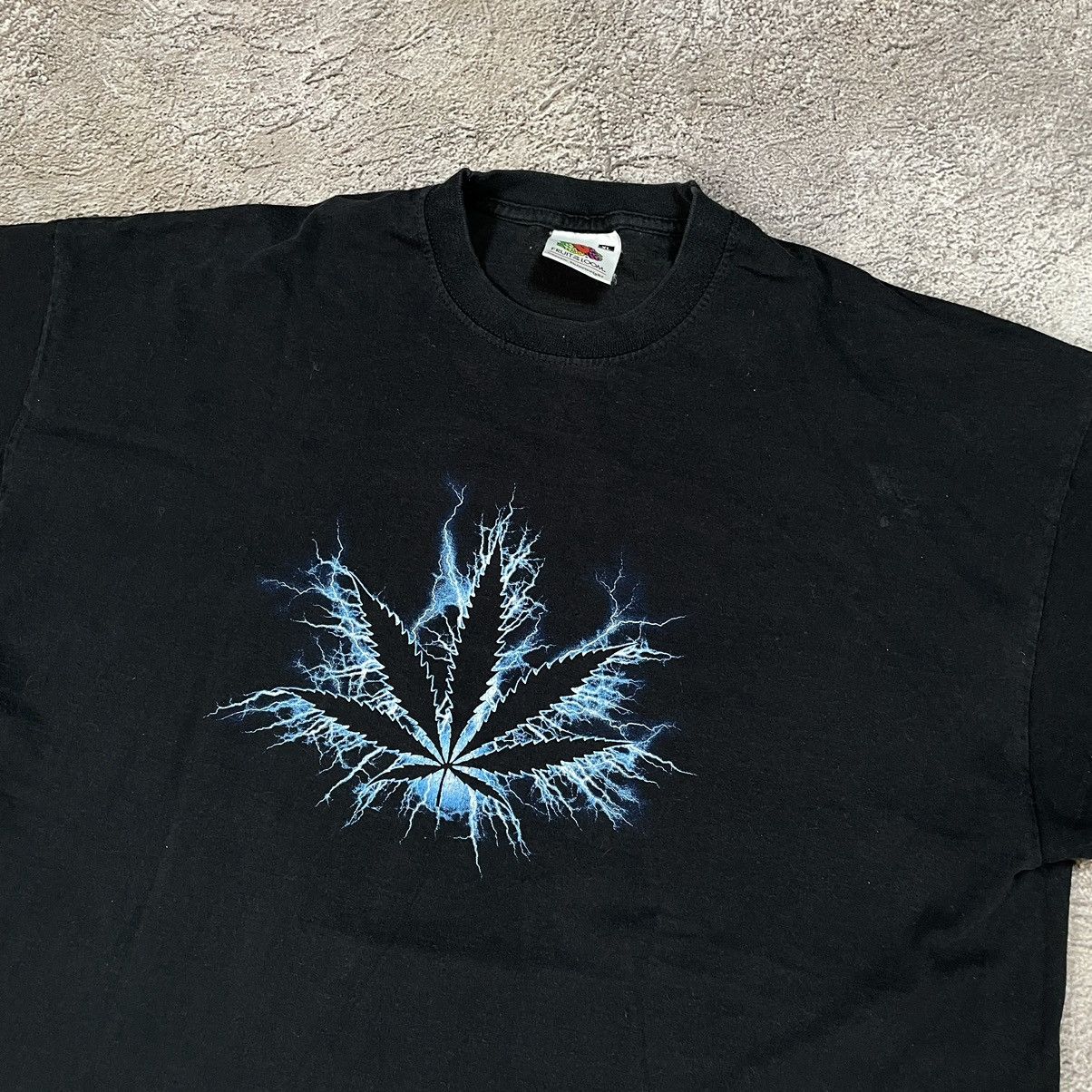 Vintage Vintage 2000s Graphic Tee Blue Tree Print Oversized Skate XL Size US XL / EU 56 / 4 - 4 Thumbnail