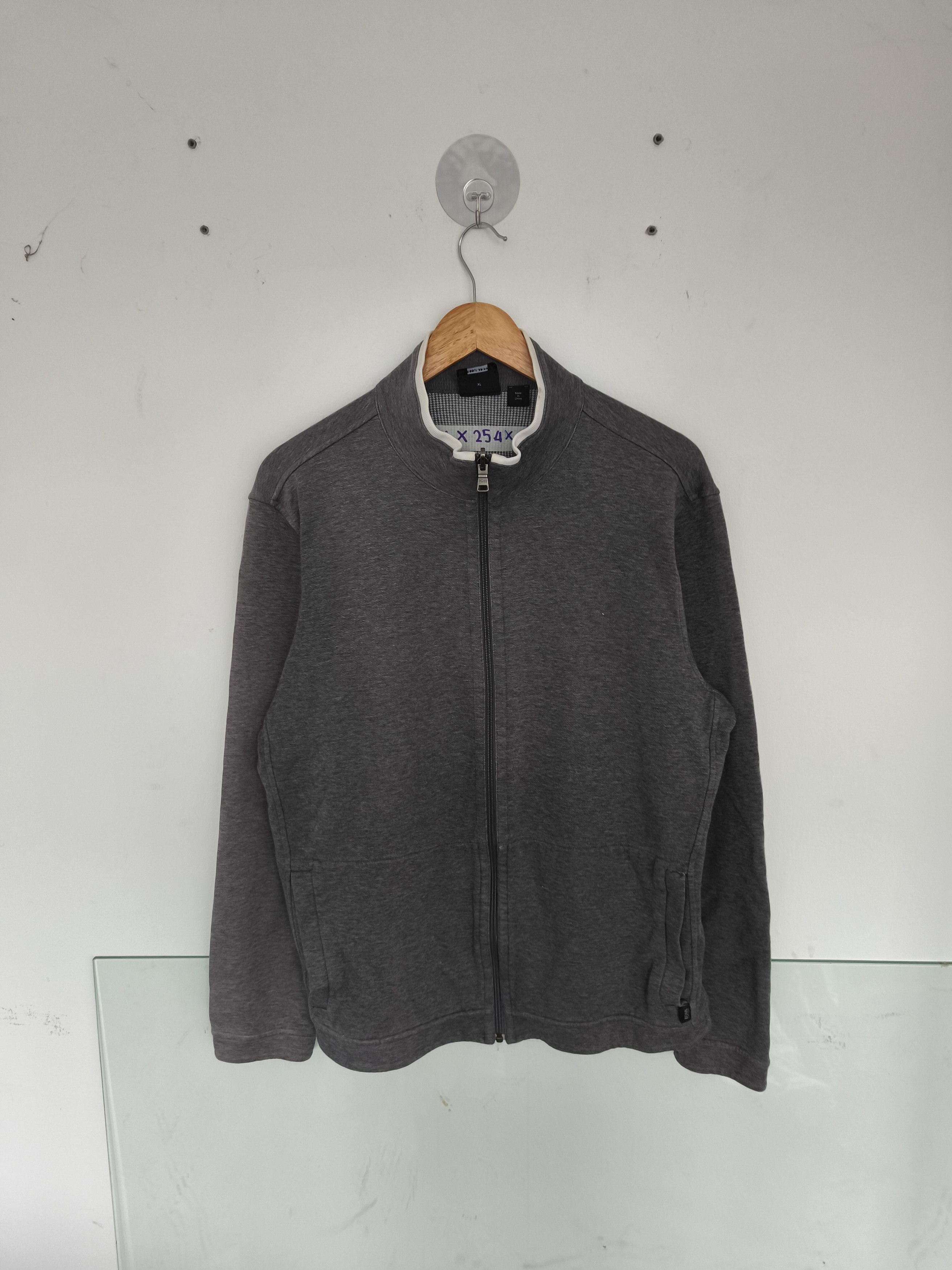 Designer × Hugo Boss Original Hugo Boss Zipper Sweatshirt Size US L / EU 52-54 / 3 - 1 Thumbnail