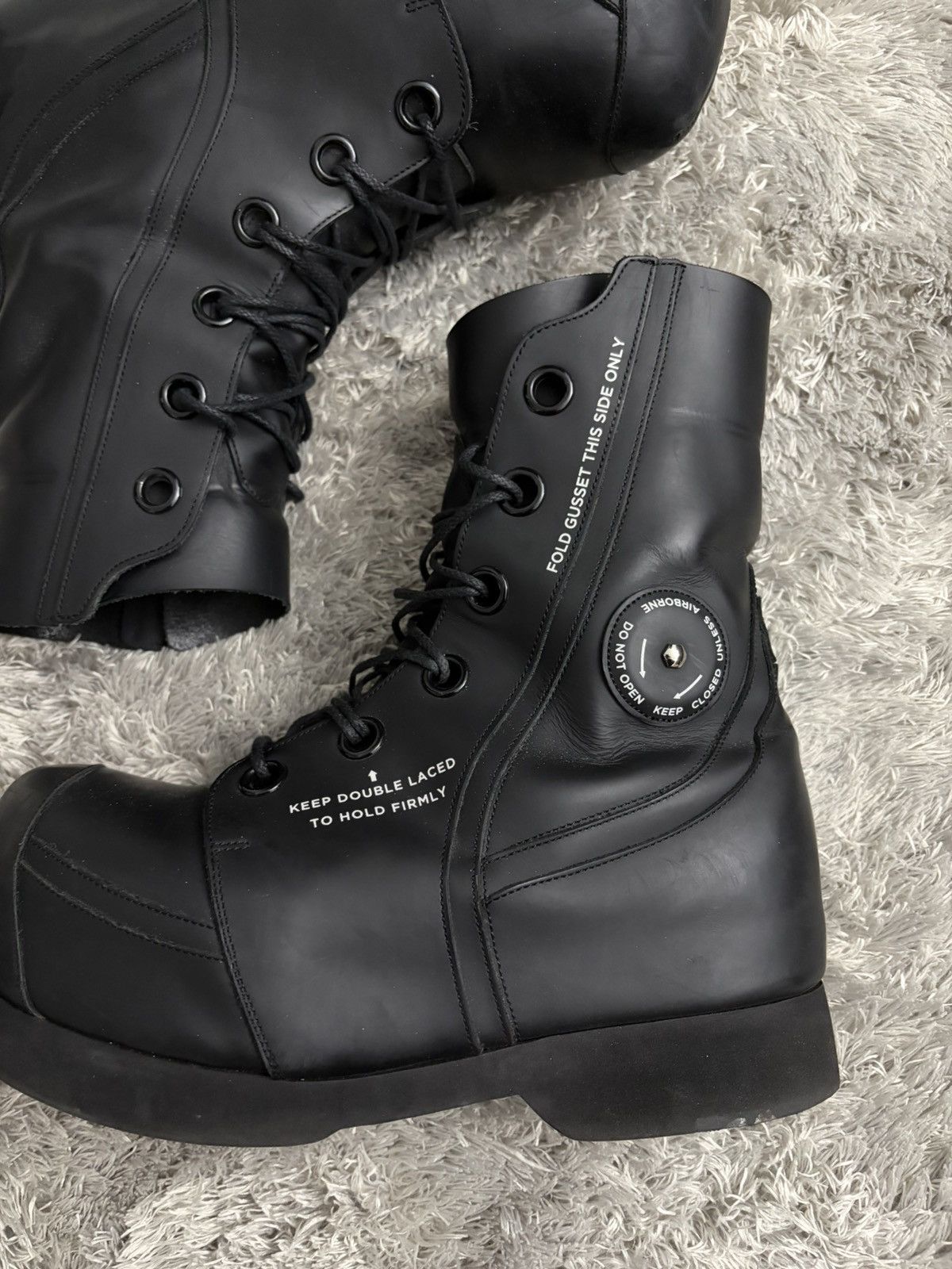 うさぎ　TAKAHIROMIYASHITA Takahiromiyashita The Soloist. AW19 BUNNY BOOTS | Grailed