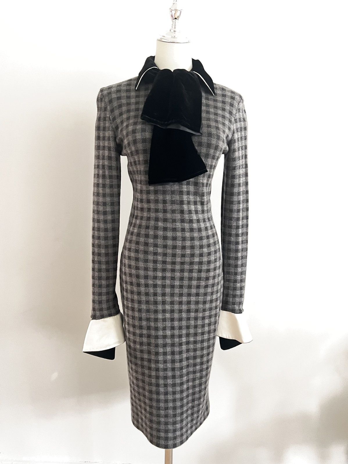 Gianfranco Ferre Gianfranco Ferré 1990s Wool Dress Grey Check Size XS / US 0-2 / IT 36-38 - 9 Thumbnail